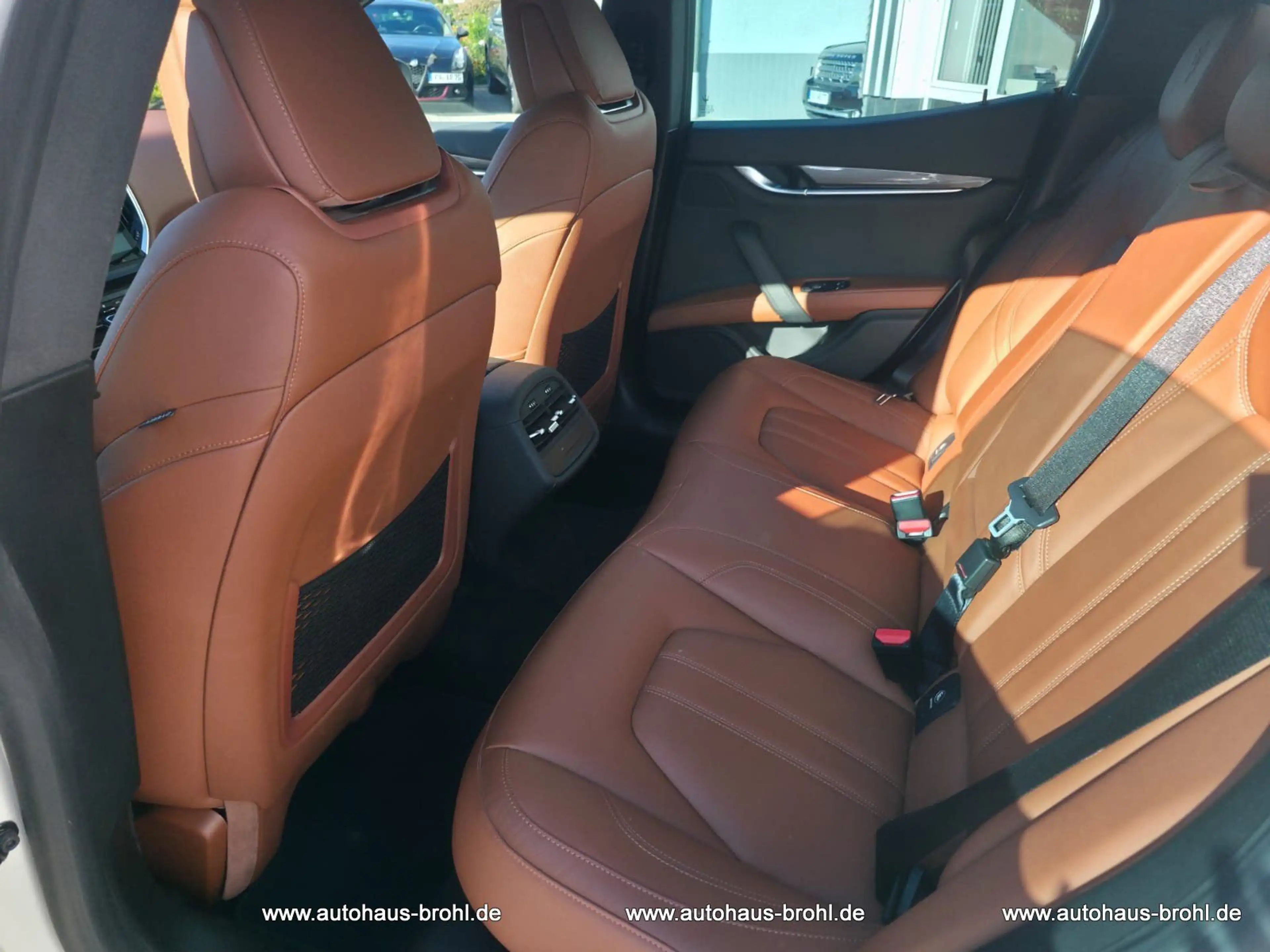 Maserati Ghibli 3.0 V6 430HP Modena Auto 4WD — photo 14