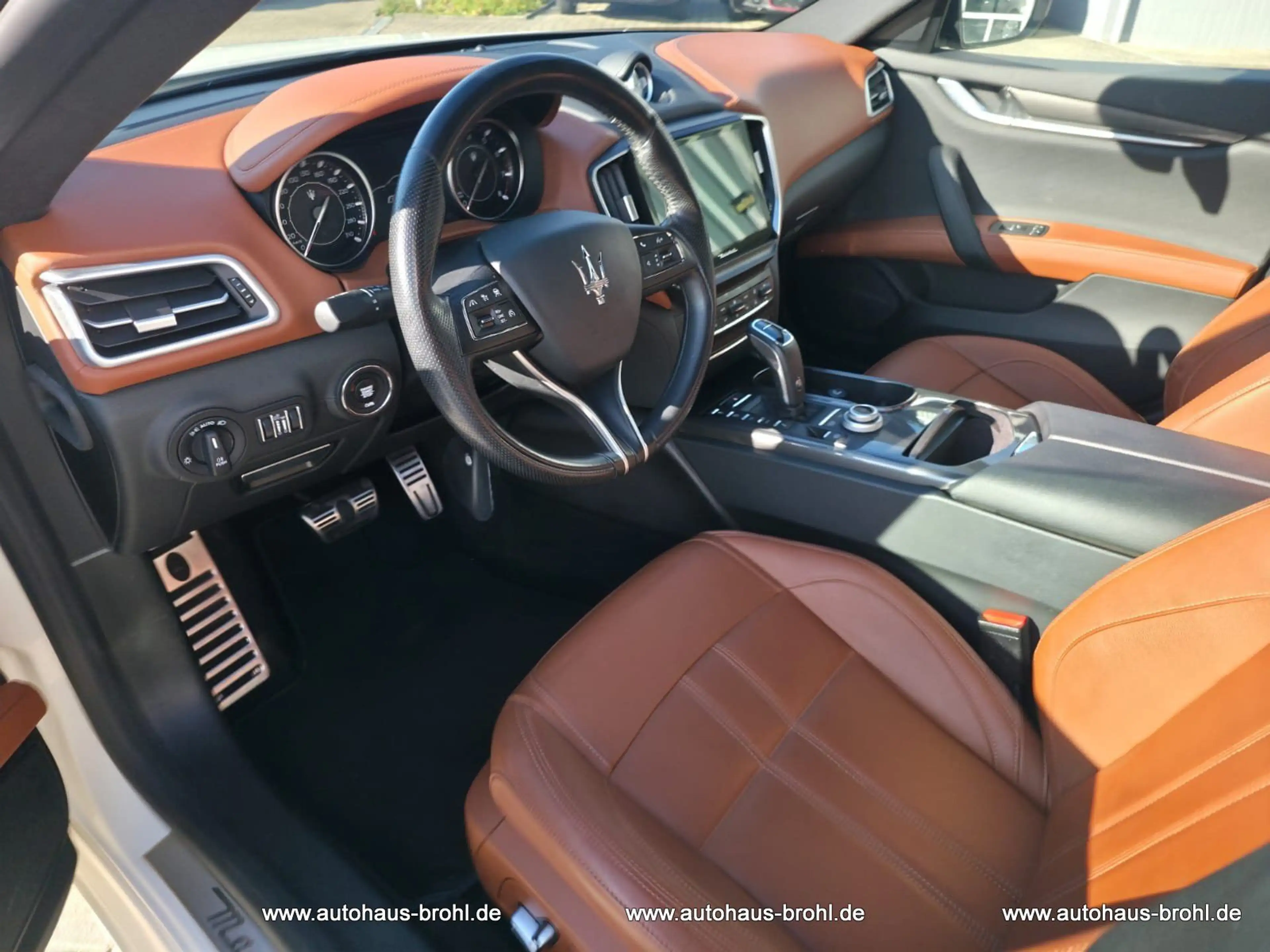 Maserati Ghibli 3.0 V6 430HP Modena Auto 4WD — photo 10