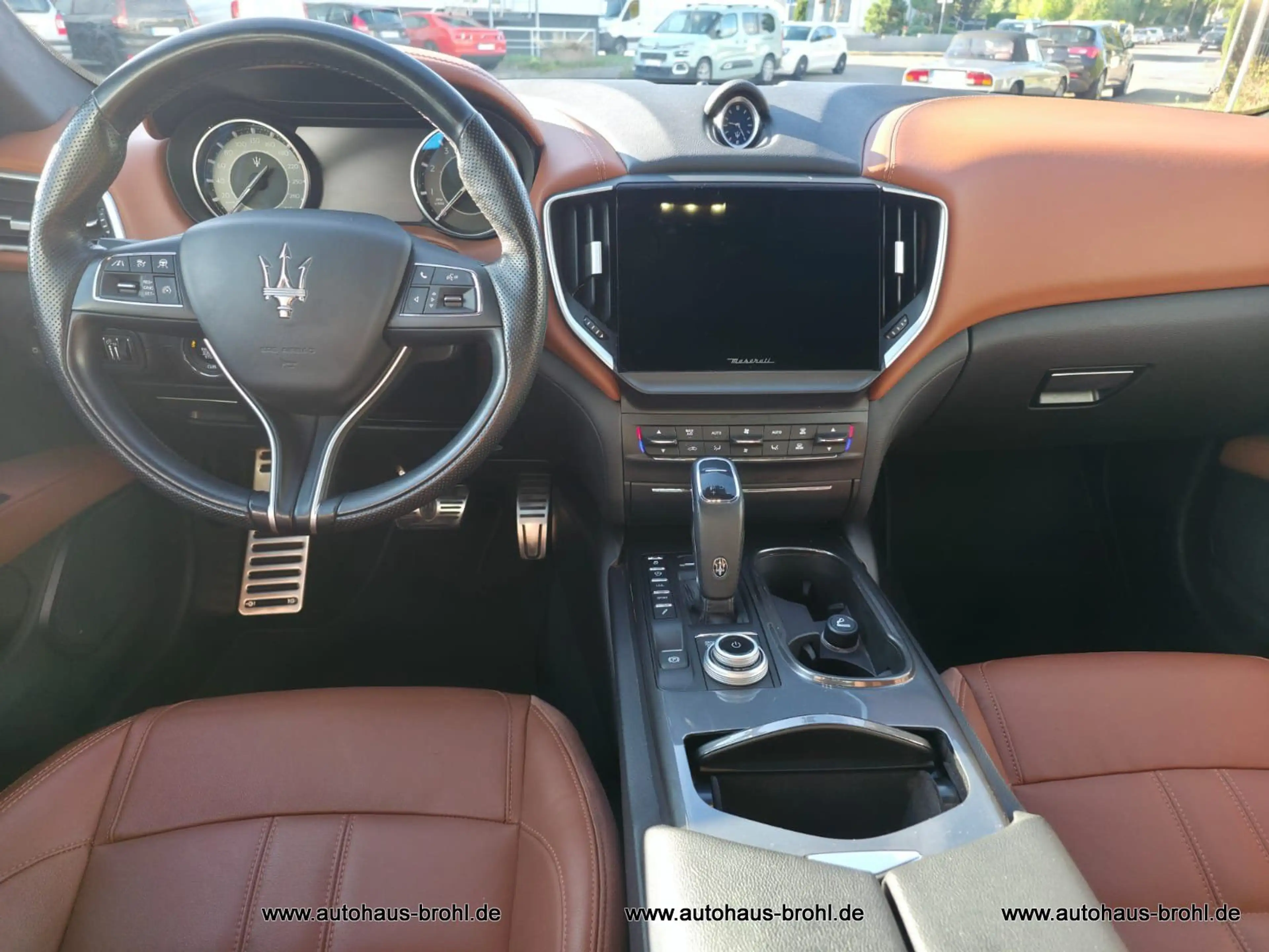 Maserati Ghibli 3.0 V6 430HP Modena Auto 4WD — photo 9