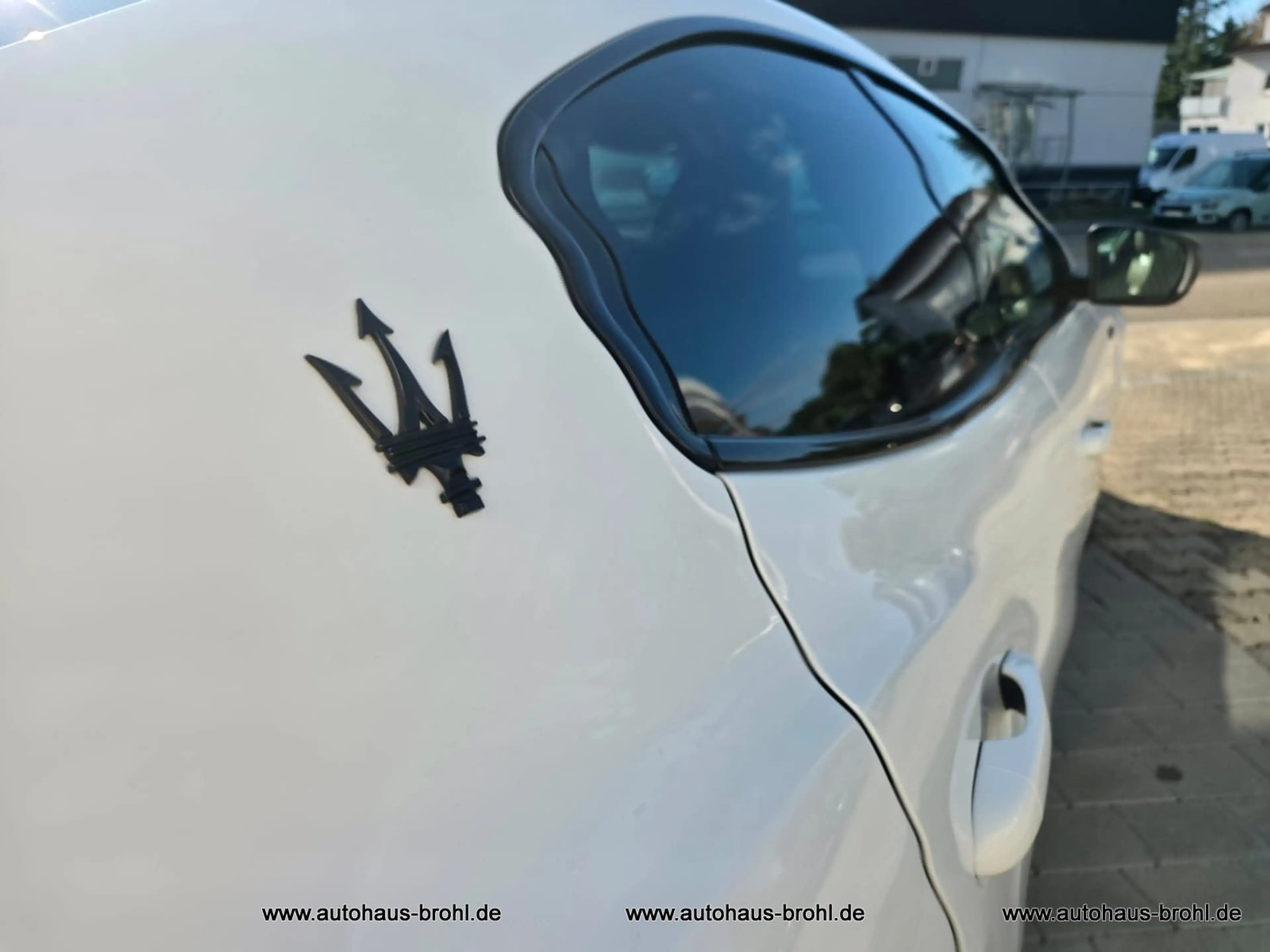 Maserati Ghibli 3.0 V6 430HP Modena Auto 4WD — photo 8
