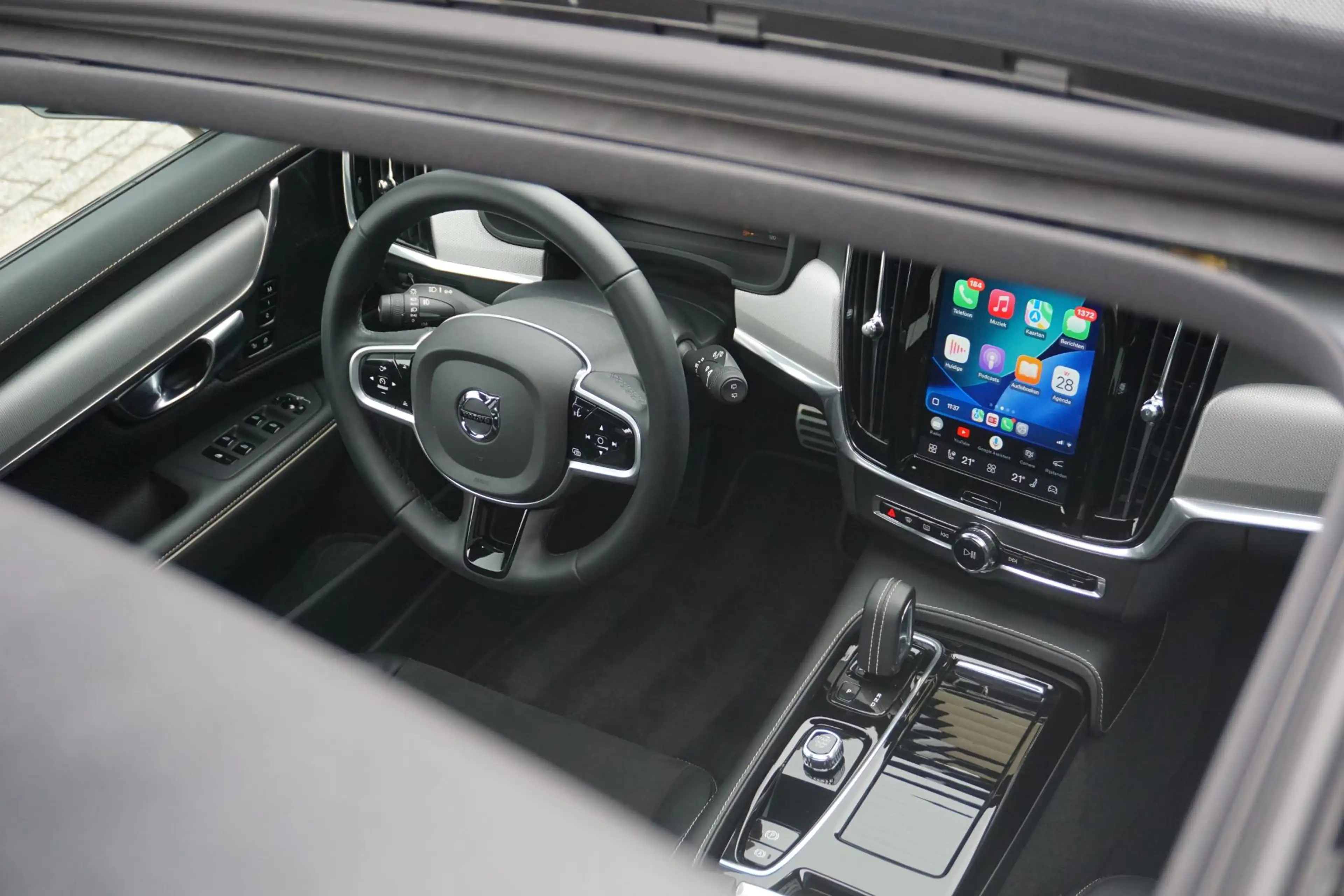 Volvo V90 2.0 T6 AWD R-Design | Ultra Dark | Pano | trekhaak — photo 14