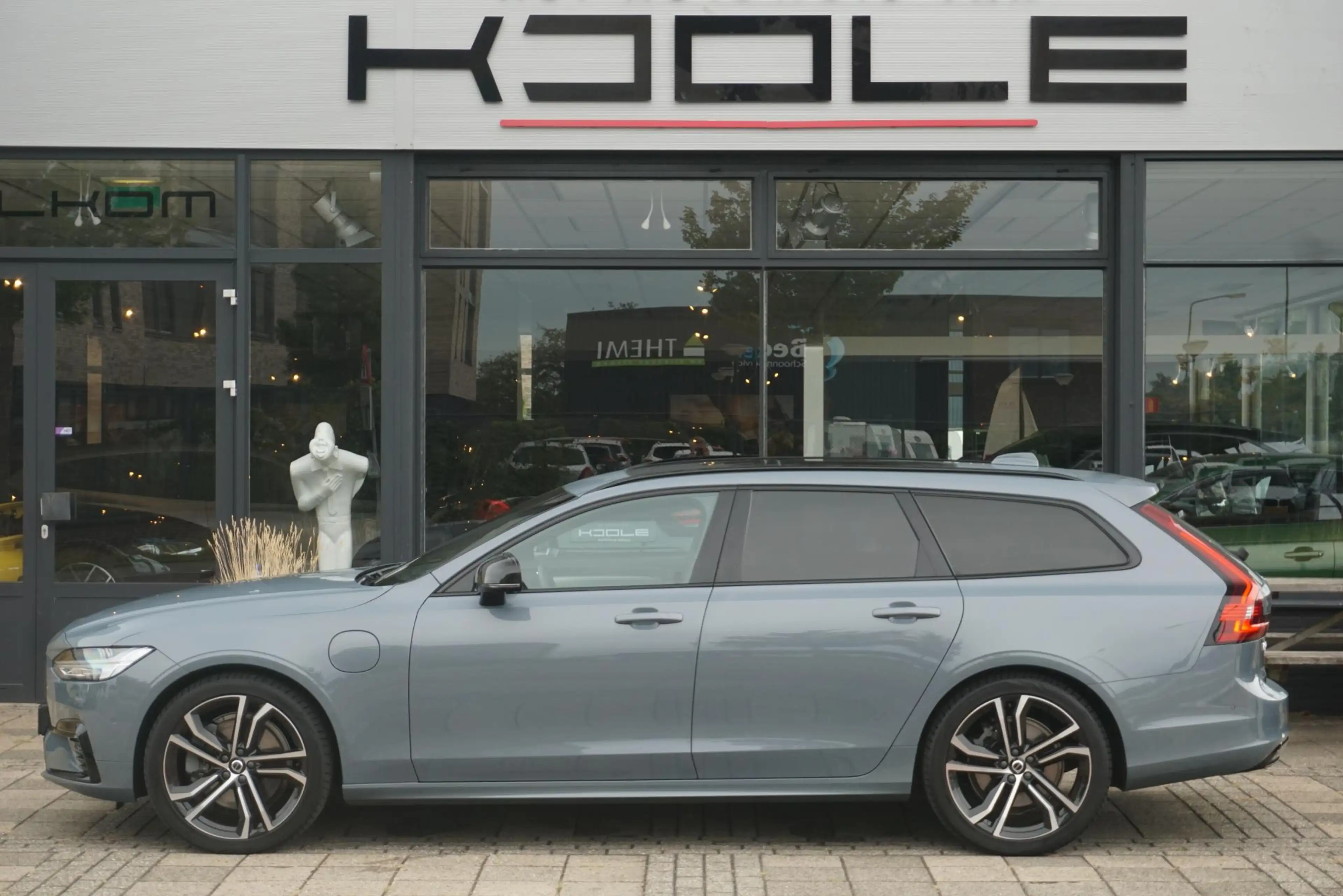 Volvo V90 2.0 T6 AWD R-Design | Ultra Dark | Pano | trekhaak — photo 3