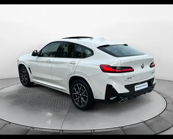 BMW X4 view 8