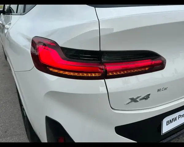 BMW X4 view 12