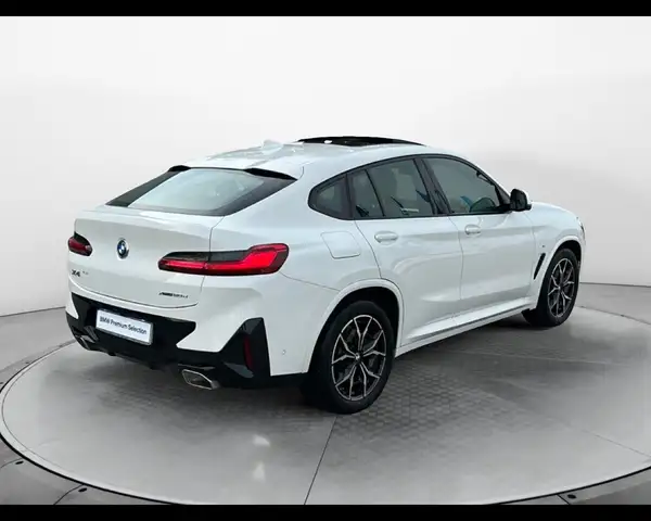 BMW X4 view 6