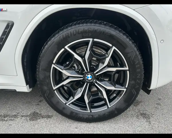 BMW X4 view 10