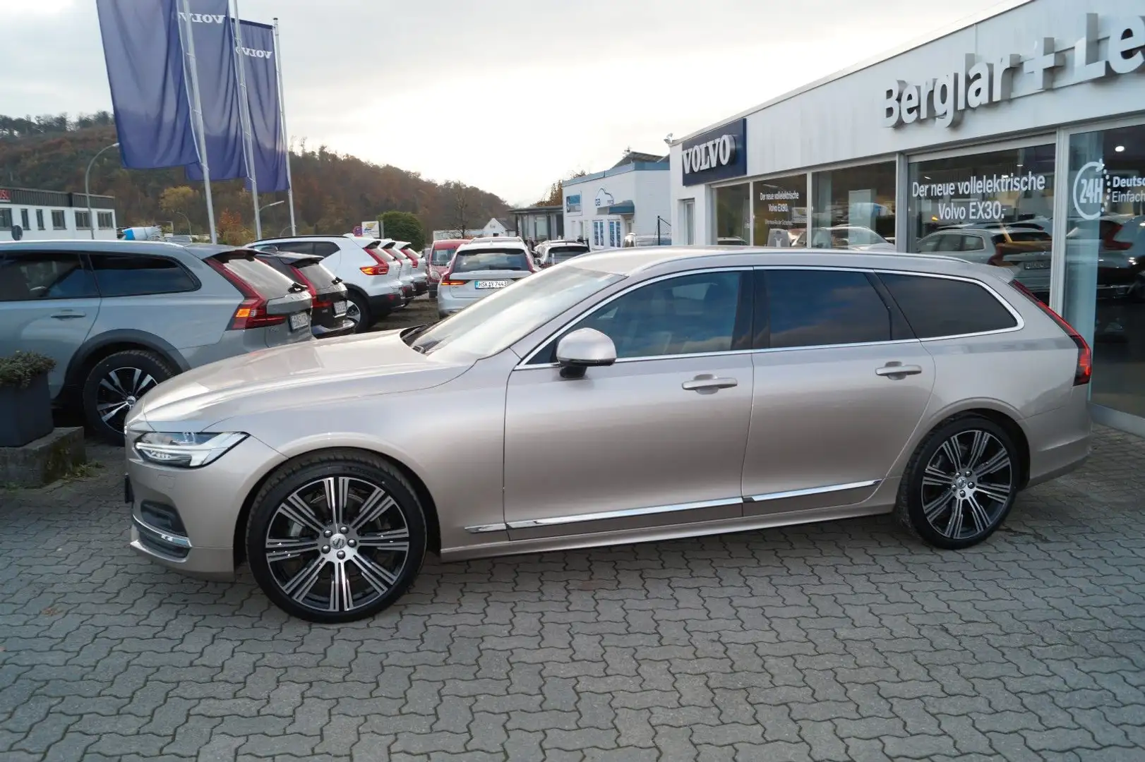 Volvo V90 B4 Diesel Plus Bright Aut./Voll-LED/AHK/20" Beige - 2