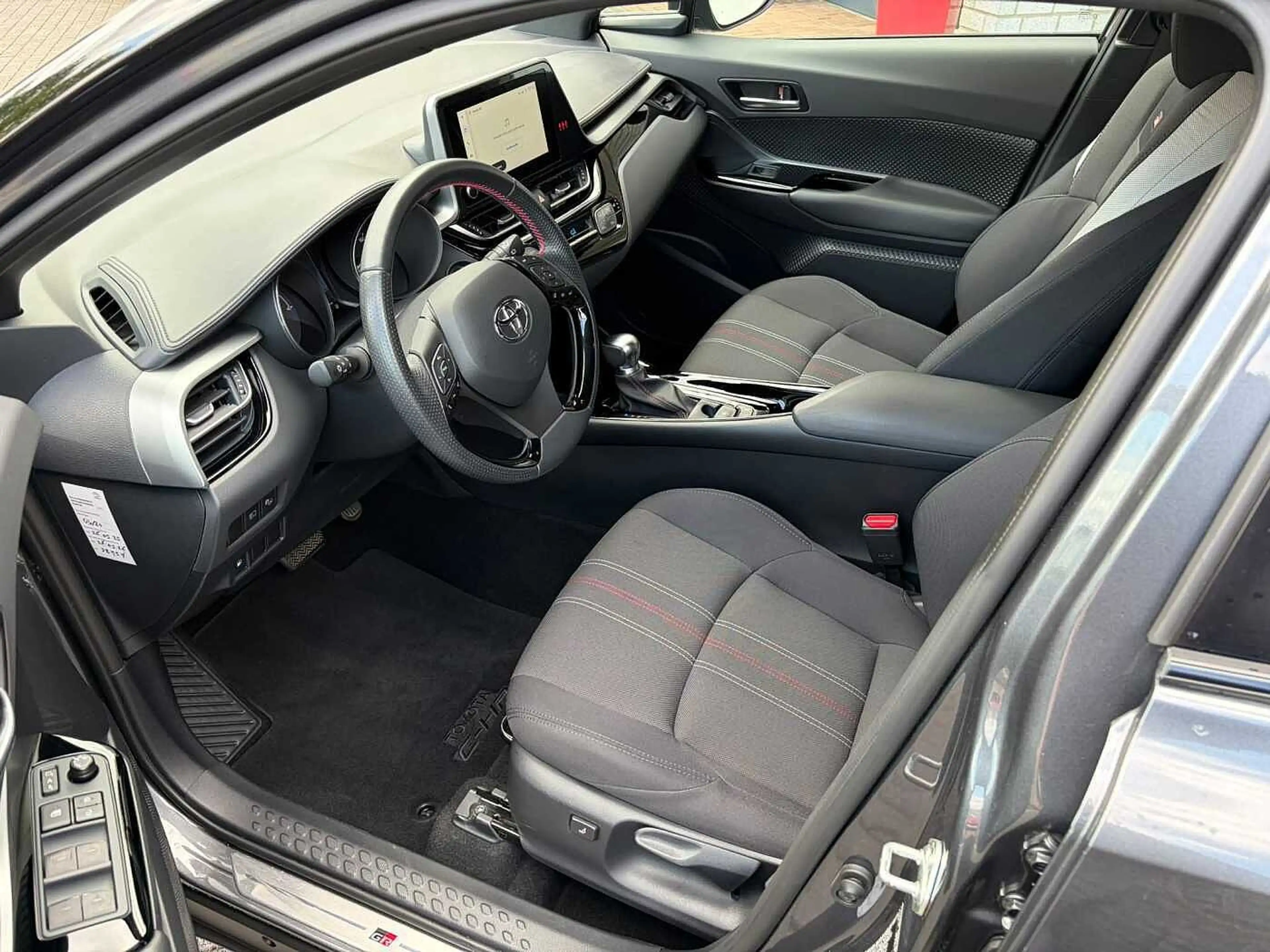 Toyota C-HR 2.0 Hybrid GR Sport - Navi, SHZ, PDC, LED, ... — photo 15
