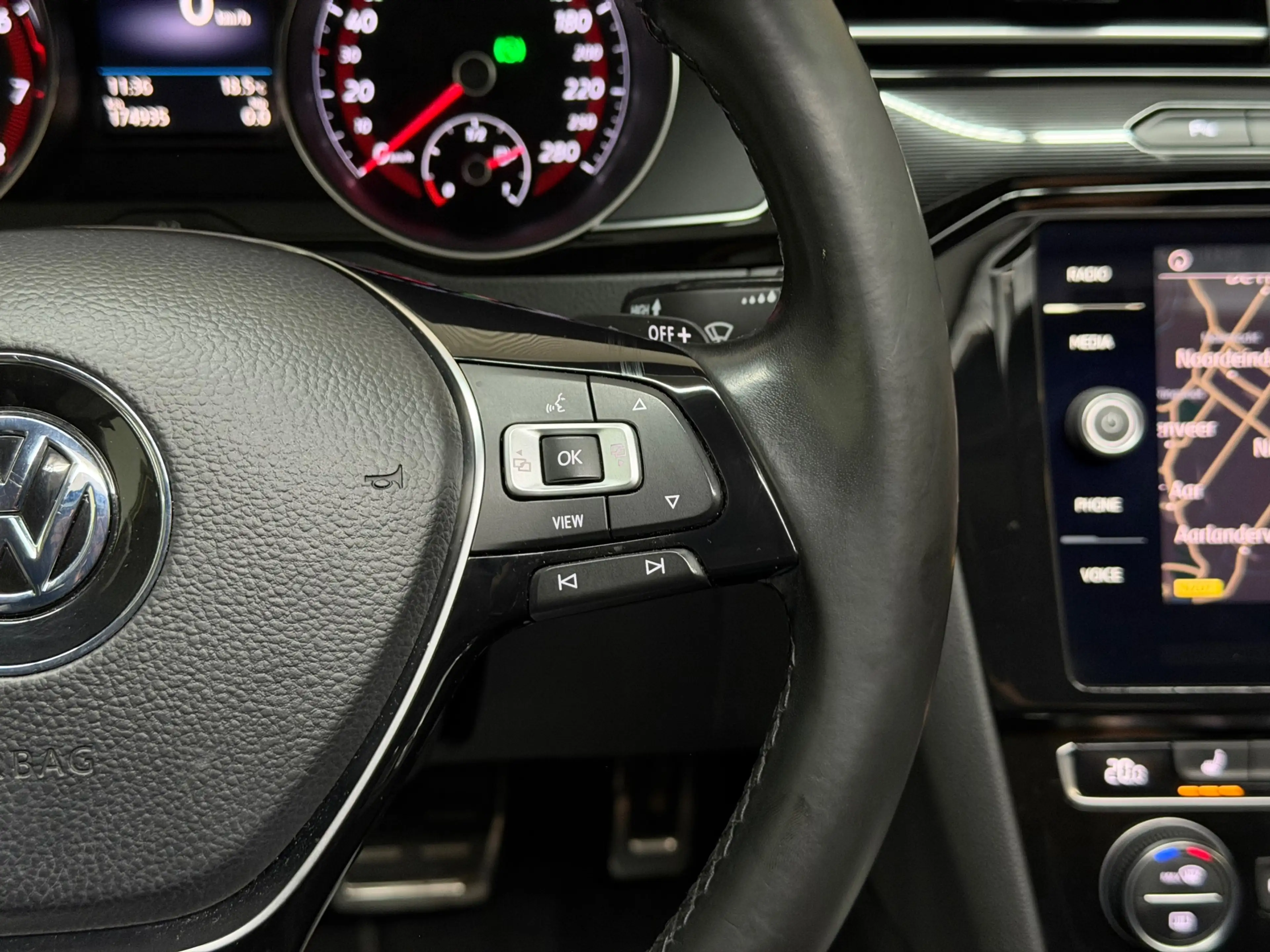 Volkswagen Arteon 1.5 TSI Business R 2019 DSG PANO LED CAMERA — photo 18