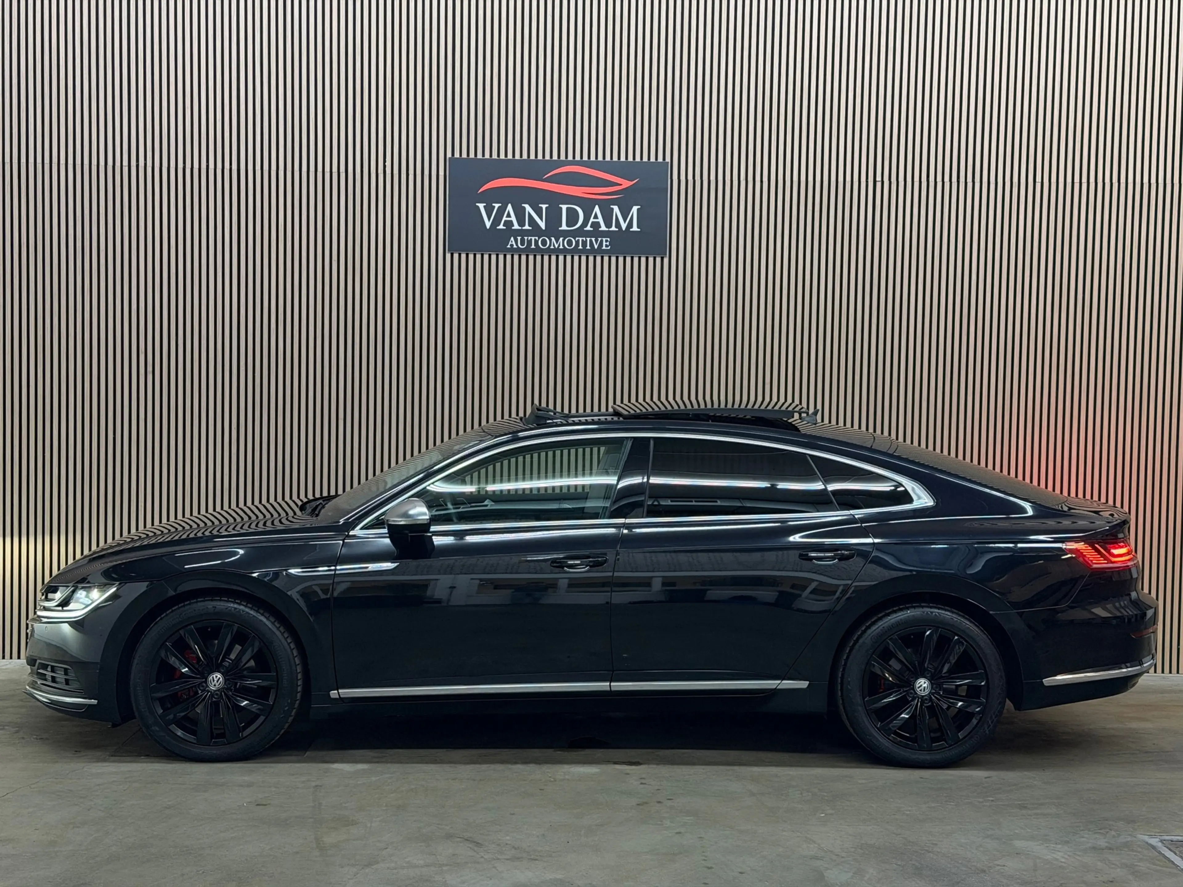 Volkswagen Arteon 1.5 TSI Business R 2019 DSG PANO LED CAMERA — photo 4