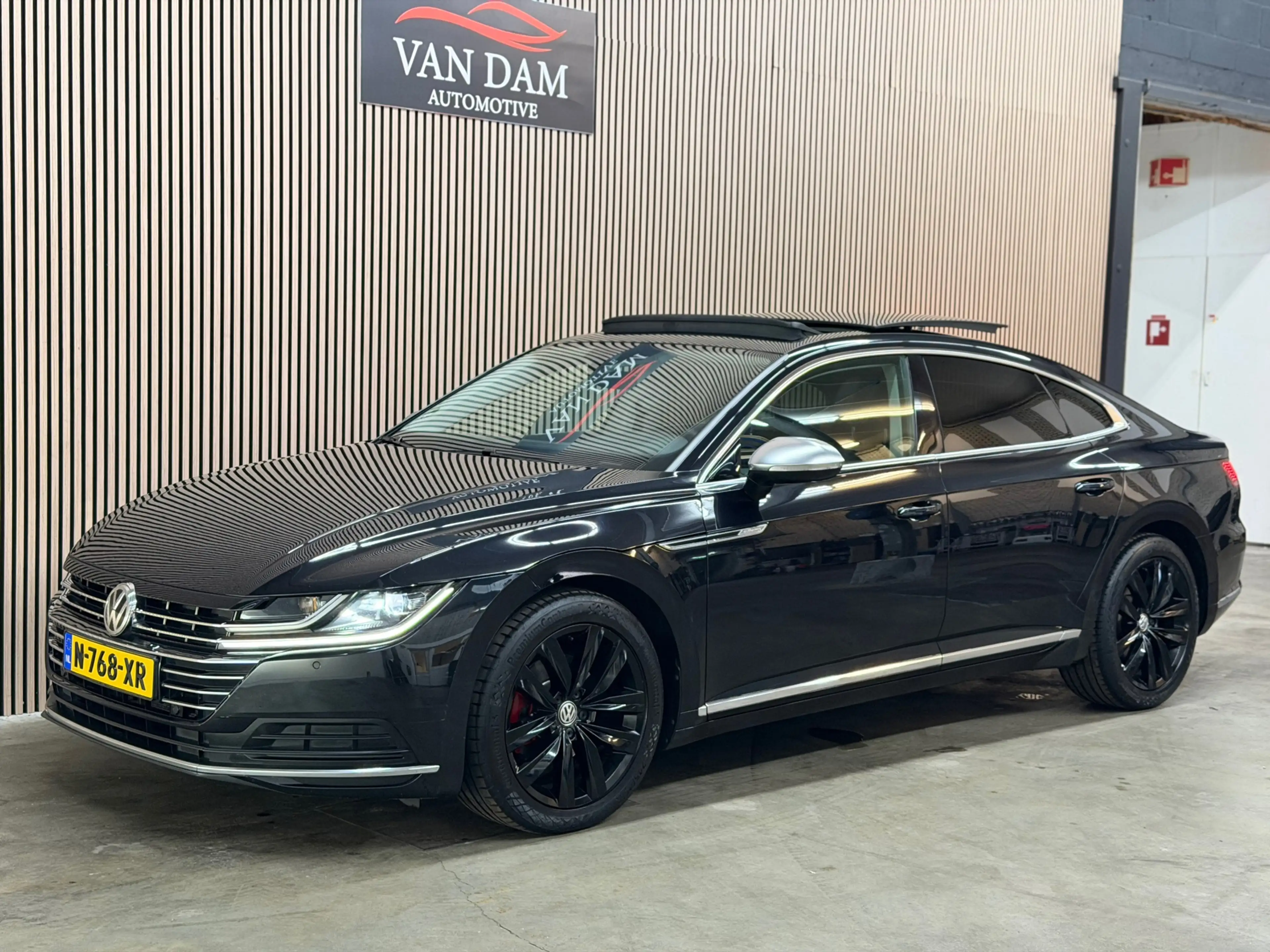 Volkswagen Arteon 1.5 TSI Business R 2019 DSG PANO LED CAMERA — photo 5