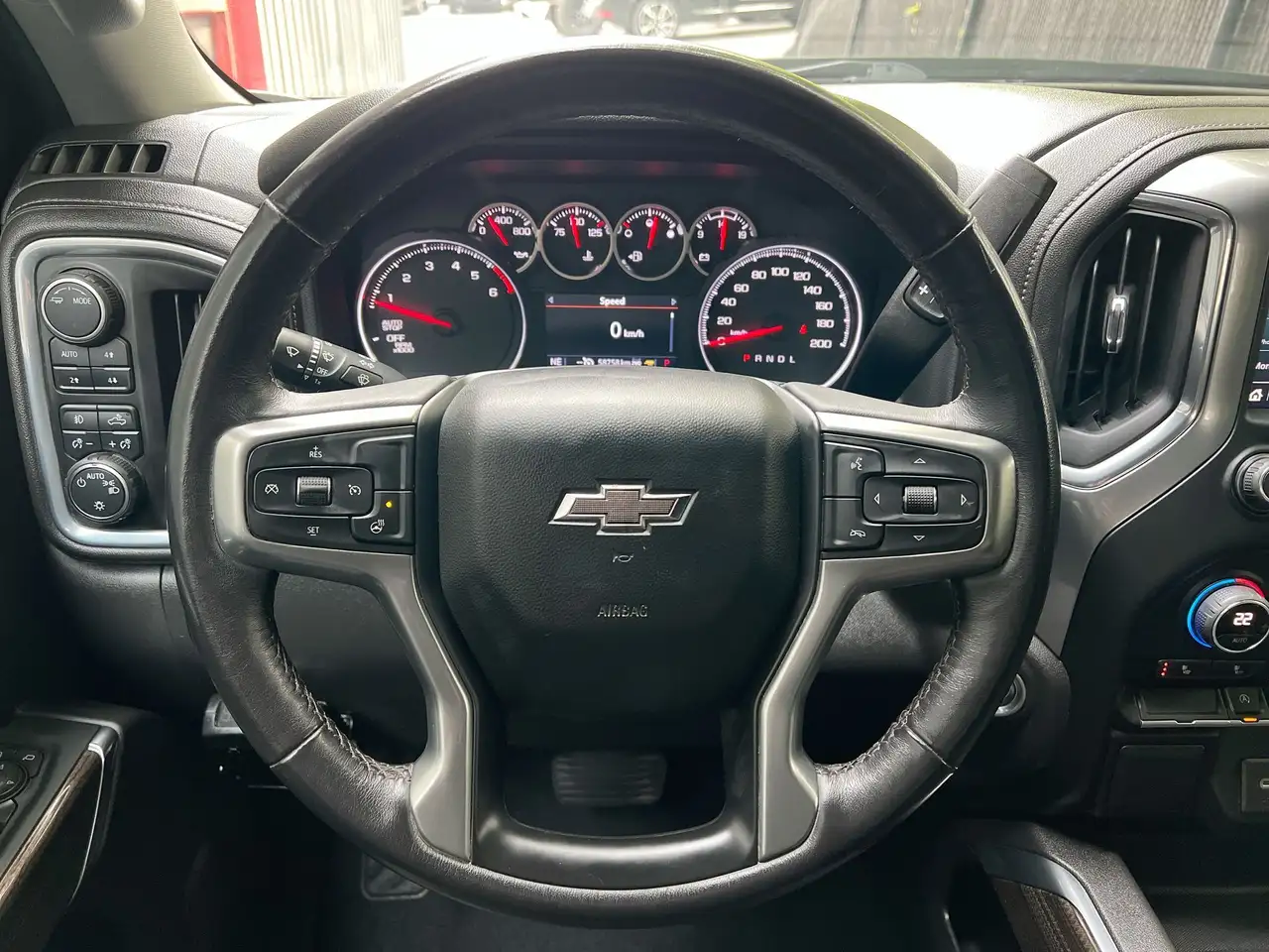 Chevrolet Silverado 1500 снимка Chevrolet Silverado 1500