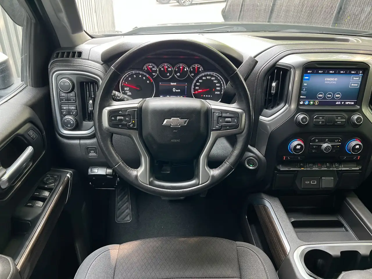 Chevrolet Silverado 1500 снимка Chevrolet Silverado 1500
