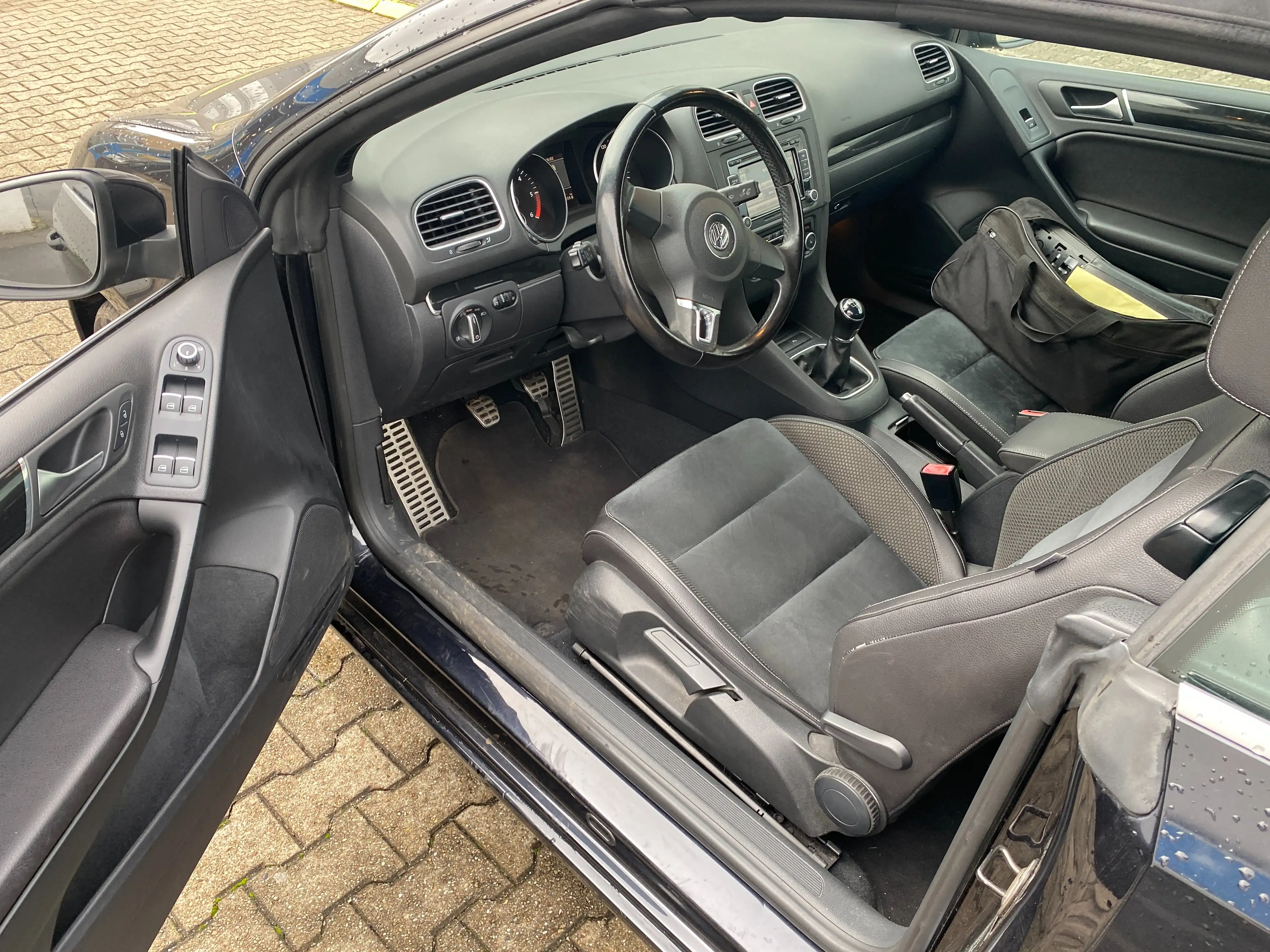 Volkswagen Golf Cabriolet 1.6 TDI Scheckheft Leder SHZ BT PDC Tuv 7/26 3.Hd — photo 12