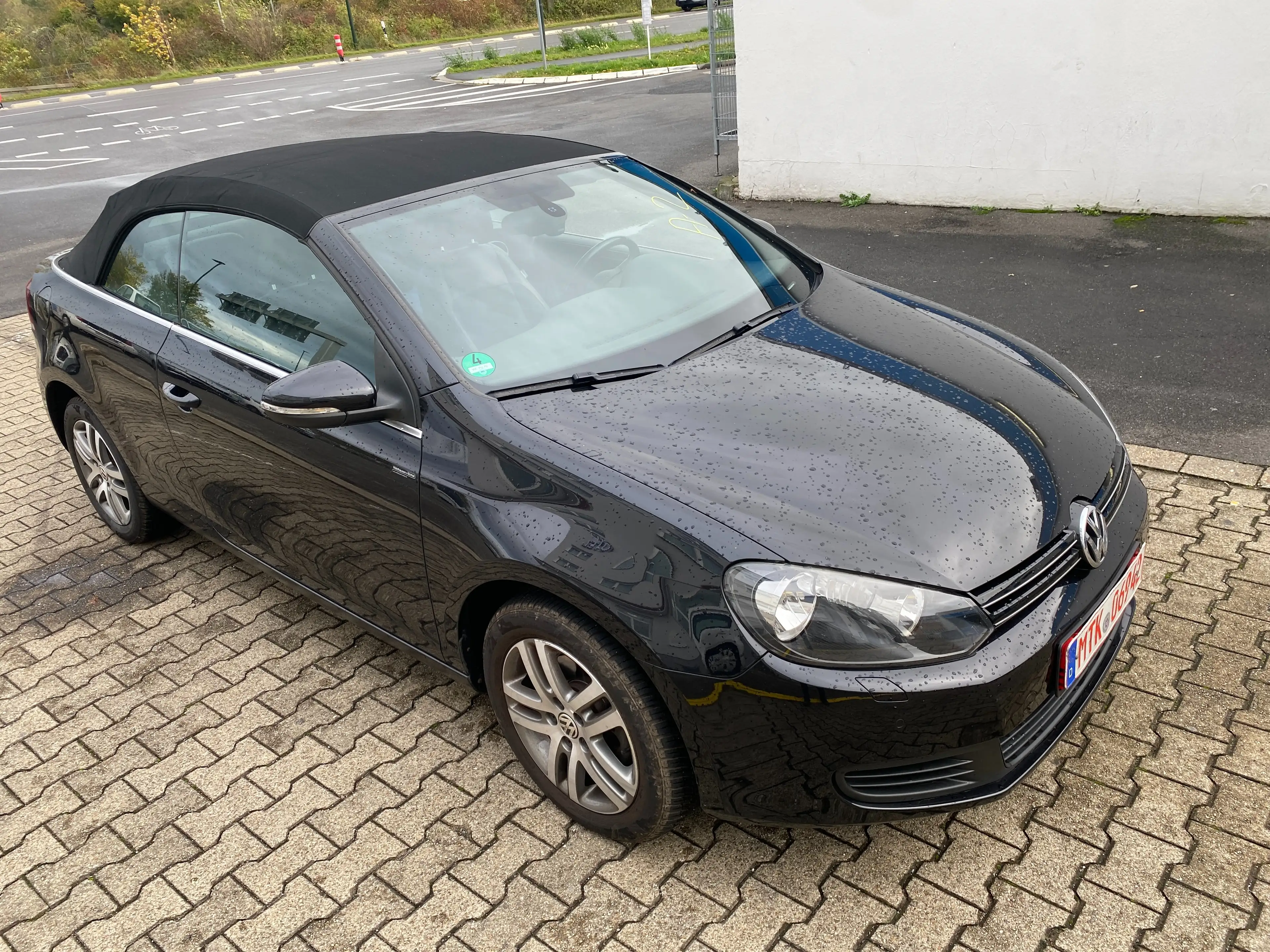 Volkswagen Golf Cabriolet 1.6 TDI Scheckheft Leder SHZ BT PDC Tuv 7/26 3.Hd — photo 2