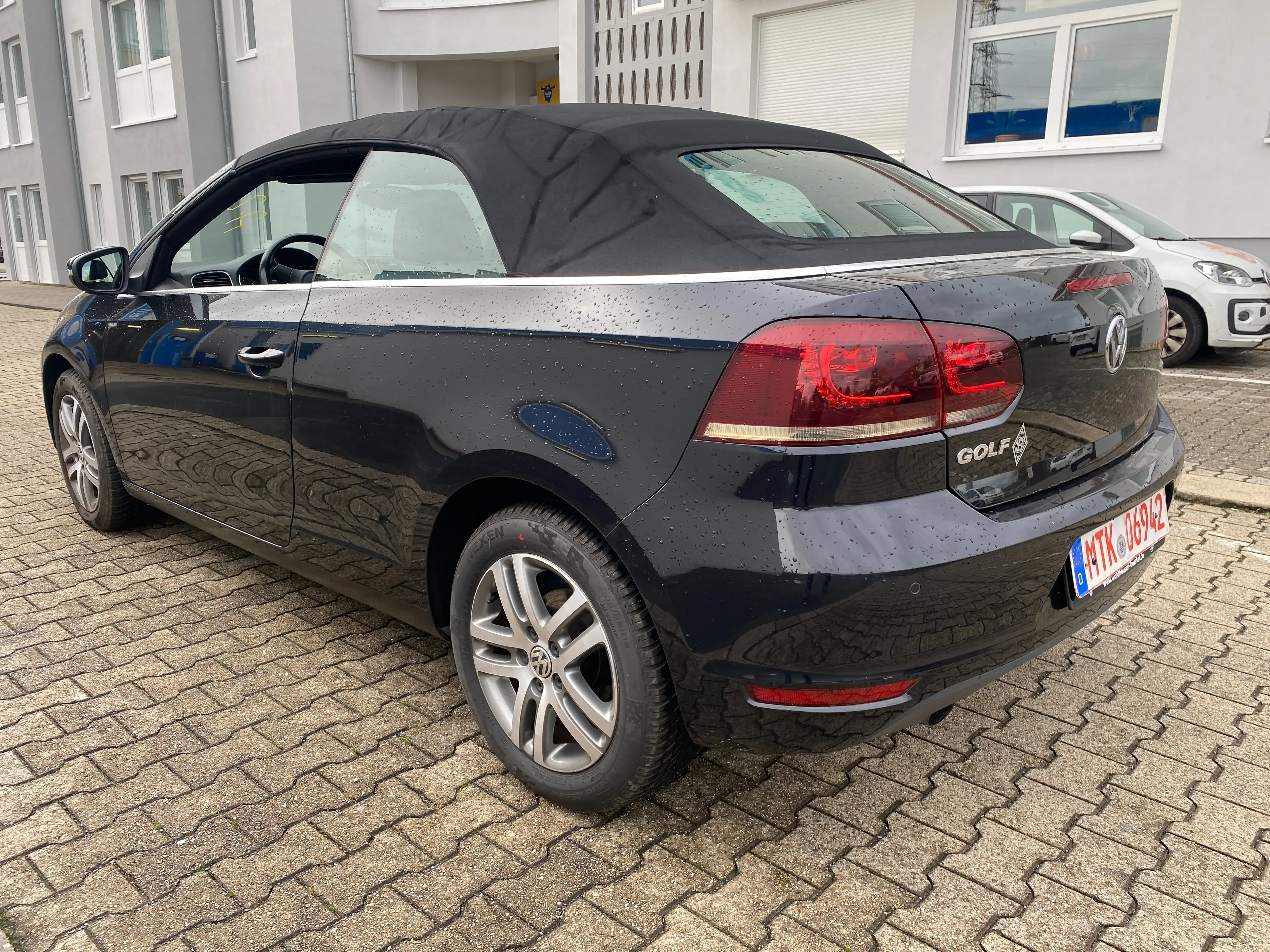 Volkswagen Golf Cabriolet 1.6 TDI Scheckheft Leder SHZ BT PDC Tuv 7/26 3.Hd — photo 6