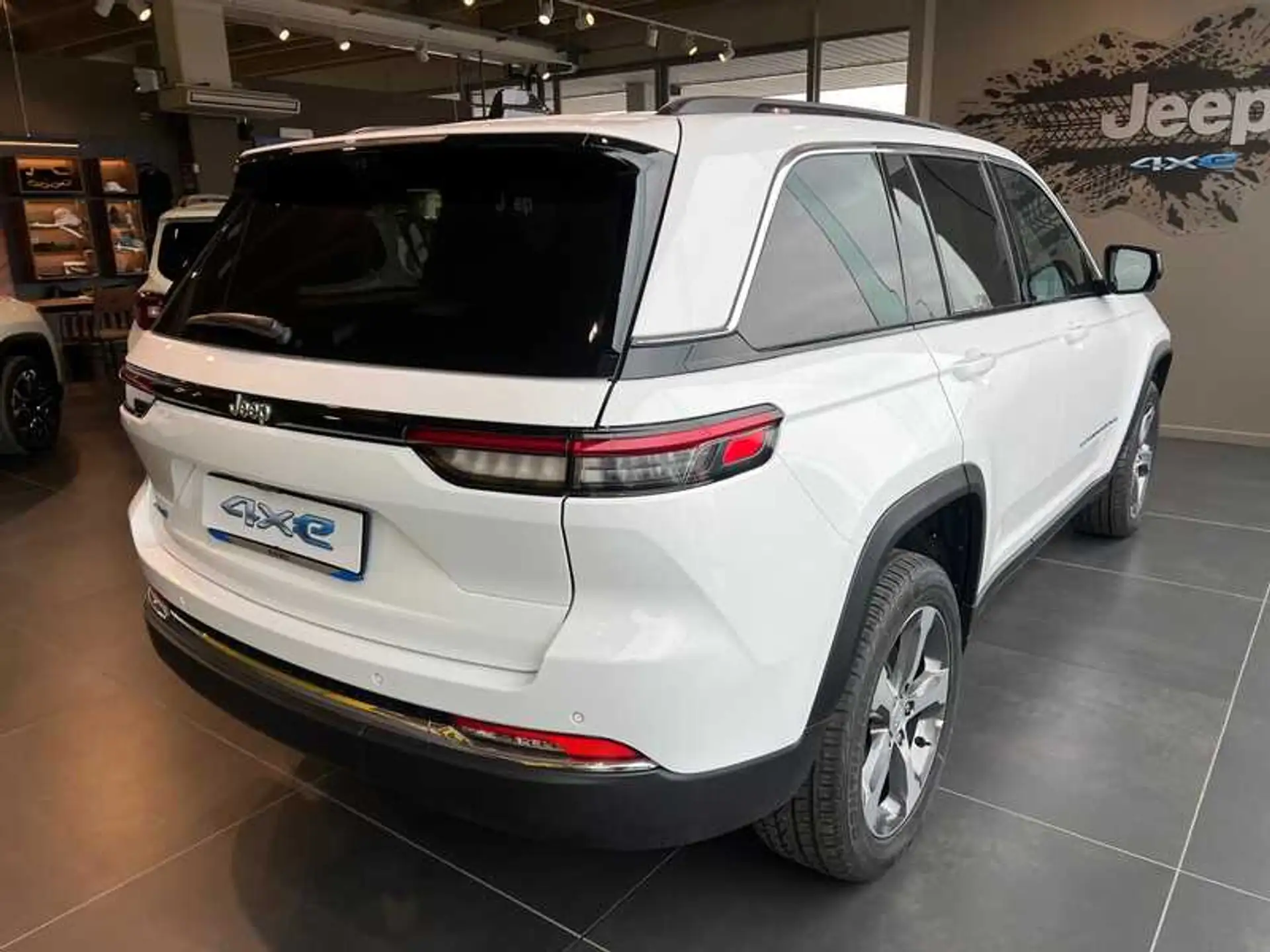 지프 Jeep Grand Cherokee 2026 베이지 사진 3