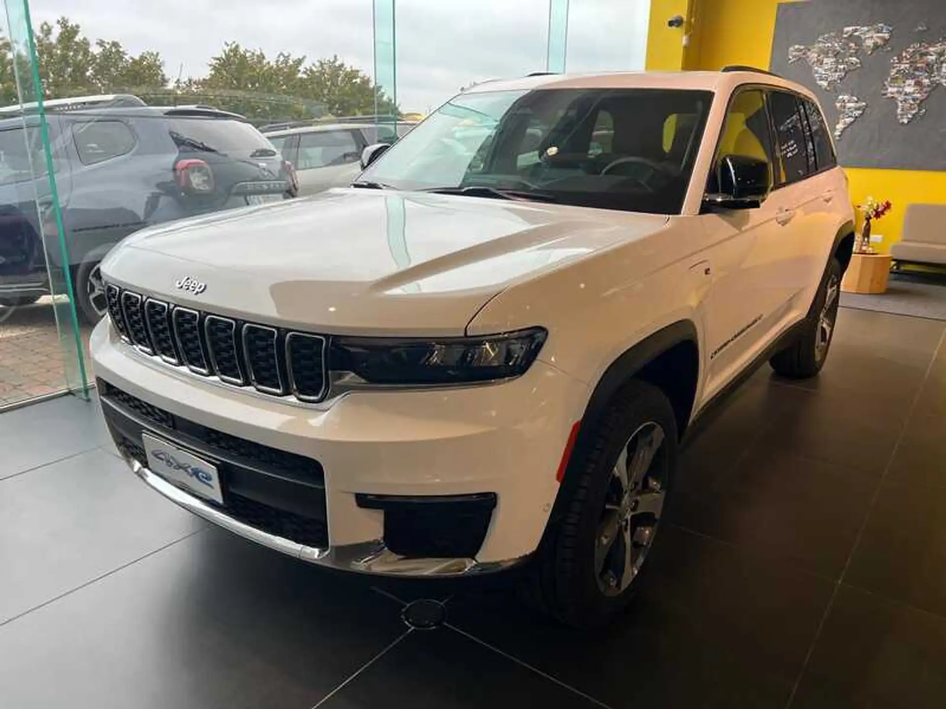 지프 Jeep Grand Cherokee 2026 베이지 사진 1