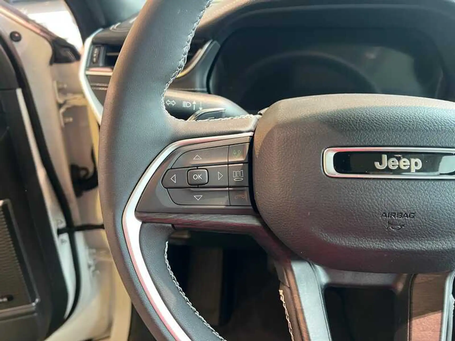 지프 Jeep Grand Cherokee 2026 베이지 사진 7