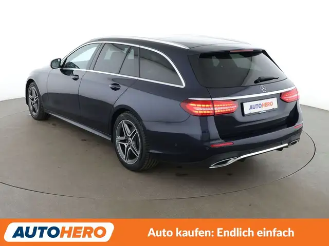 Mercedes-Benz E-Class view 4