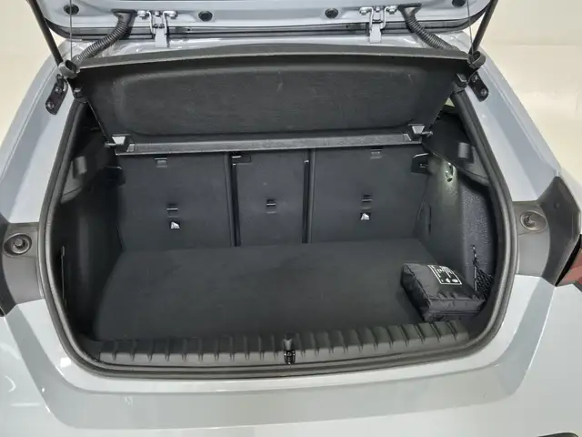 BMW 1 Series view 14