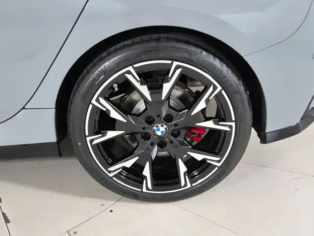 BMW 1 Series view 15