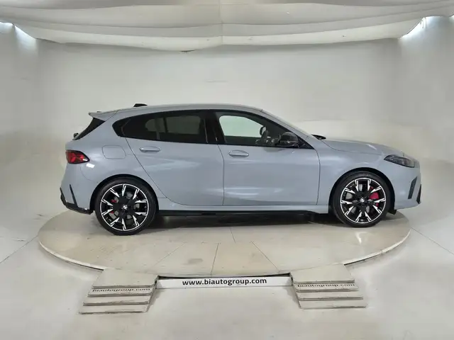 BMW 1 Series view 6