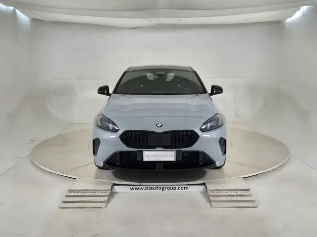 BMW 1 Series view 3