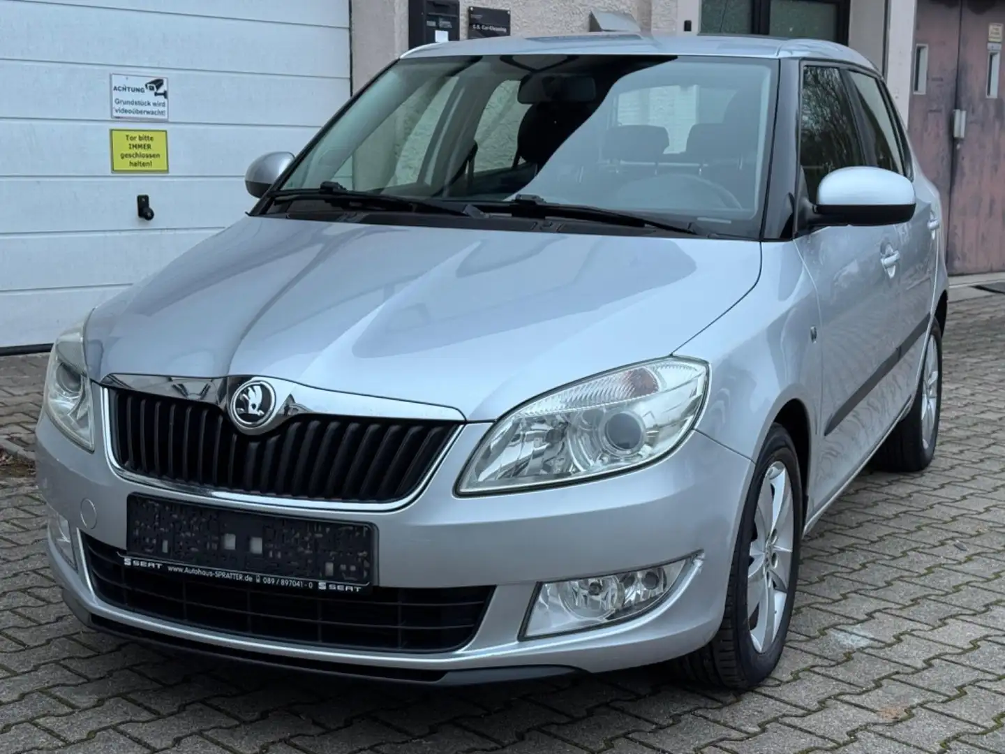 Skoda Fabia 1.6 TDI Ambition TEMPOMAT FACELIFT 2.HAND Silber - 2