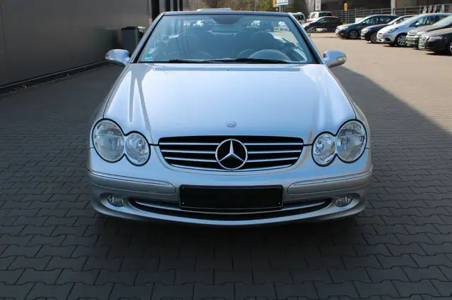 Mercedes-Benz CLK 200 Cabrio Kompressor Avantgarde Aus 2. Hand Allwetterreifen