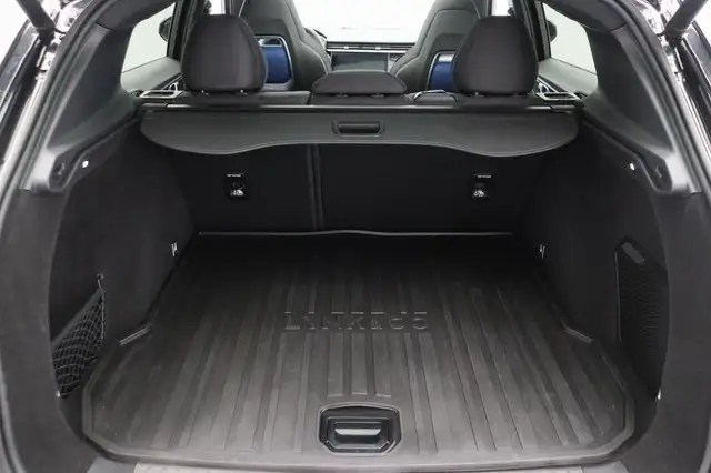 Lynk & Co 01 view 19