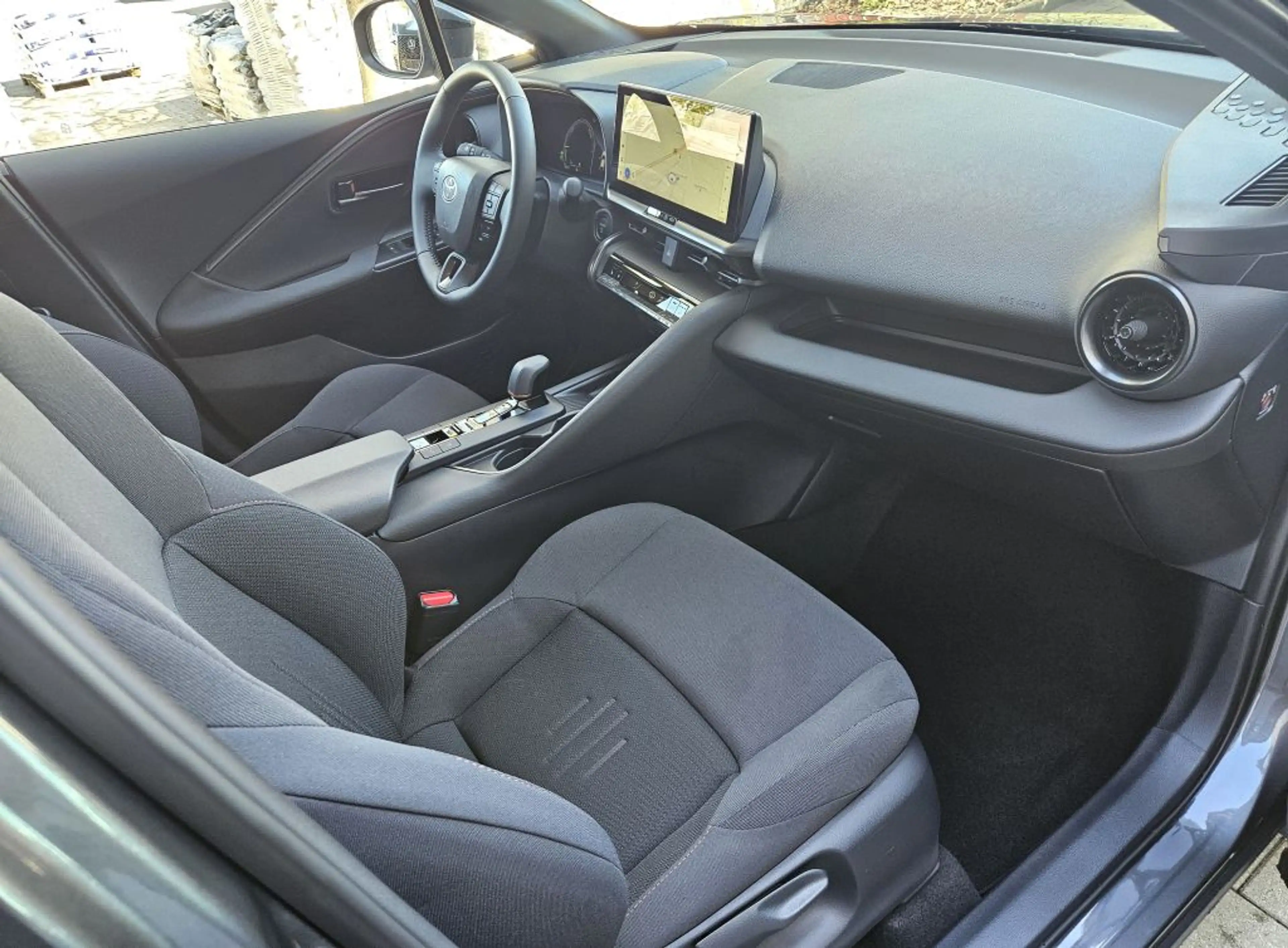 Toyota C-HR 2.0 Plug-in-Hybrid Teamplayer — photo 6