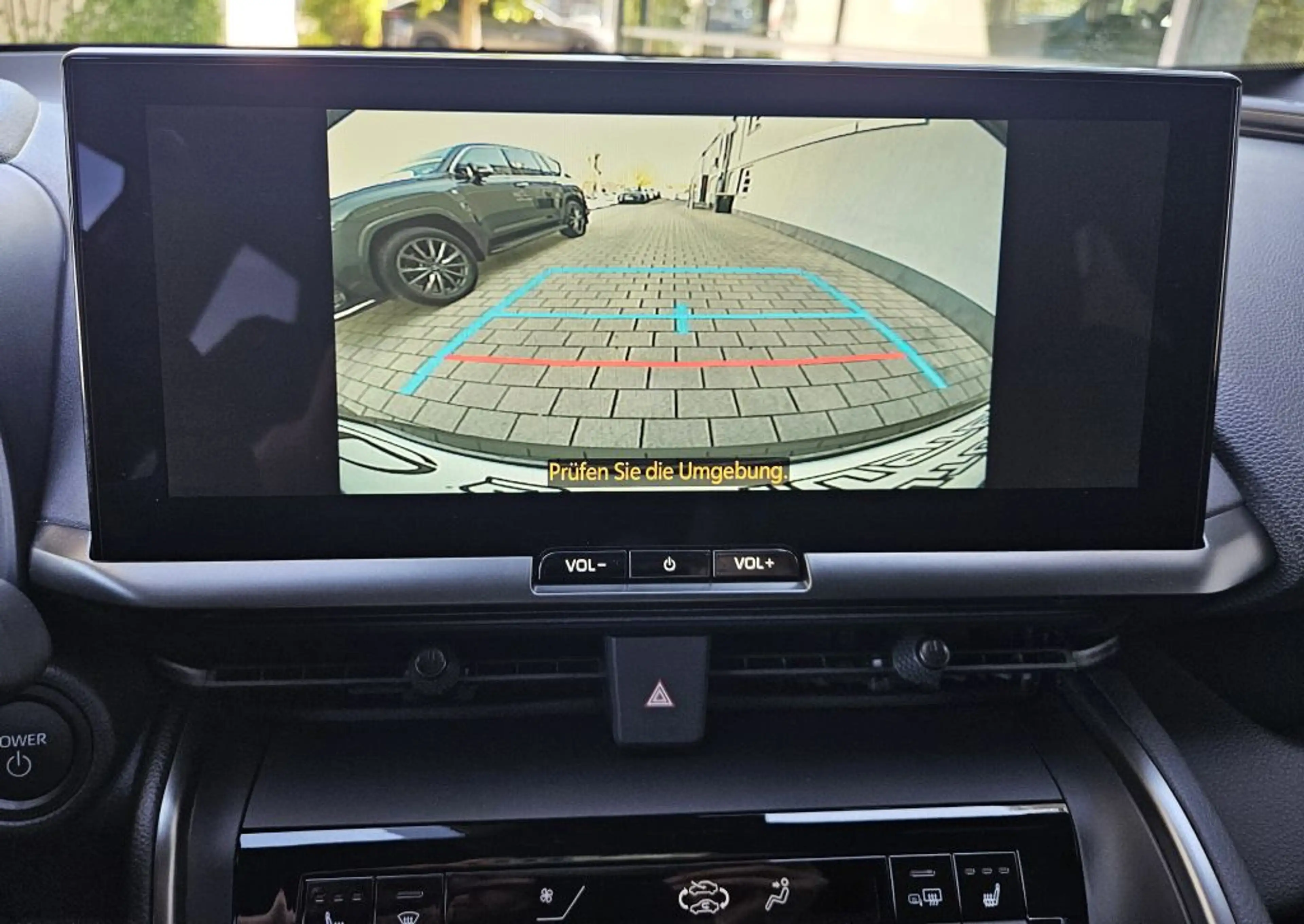 Toyota C-HR 2.0 Plug-in-Hybrid Teamplayer — photo 7