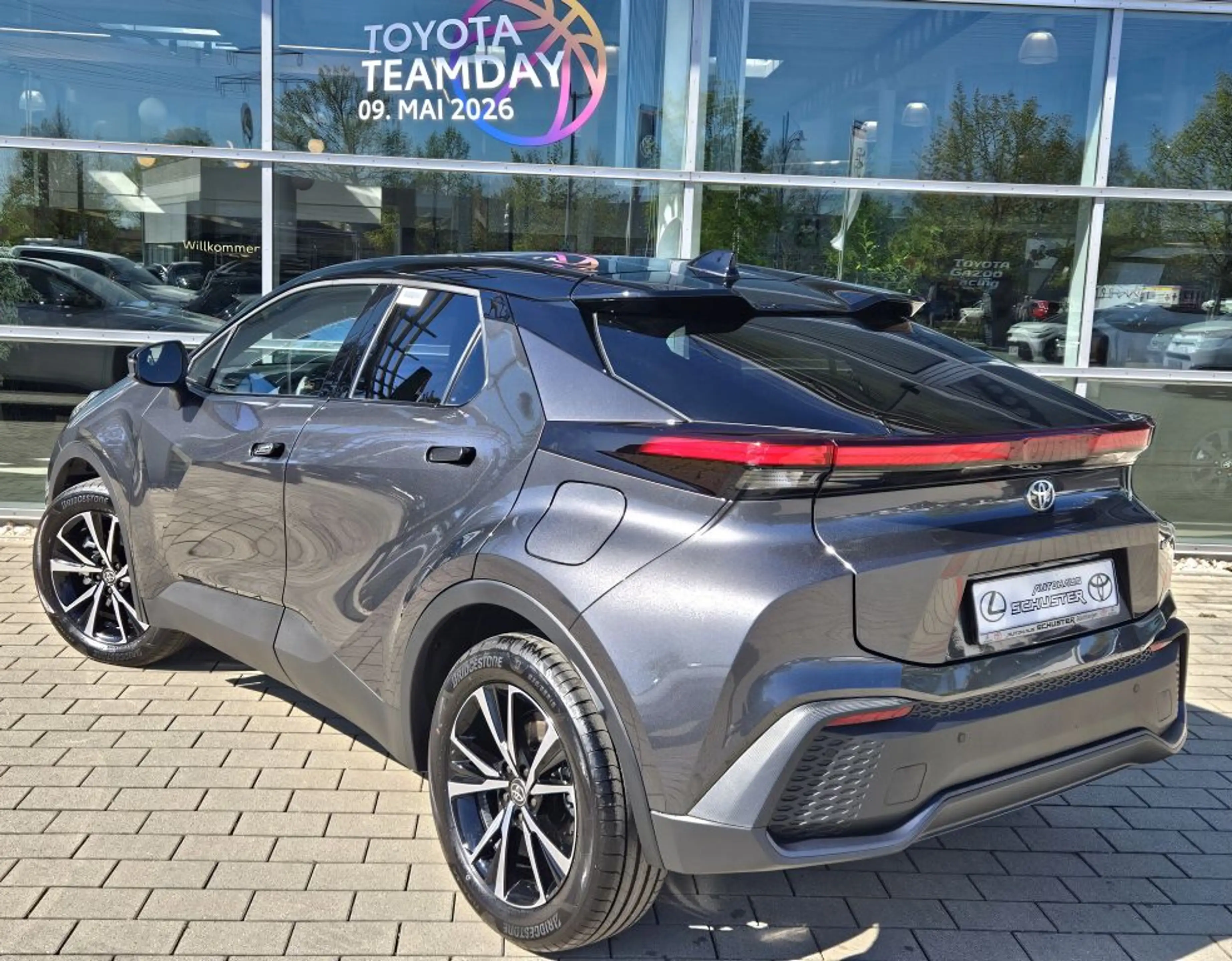 Toyota C-HR 2.0 Plug-in-Hybrid Teamplayer — photo 3