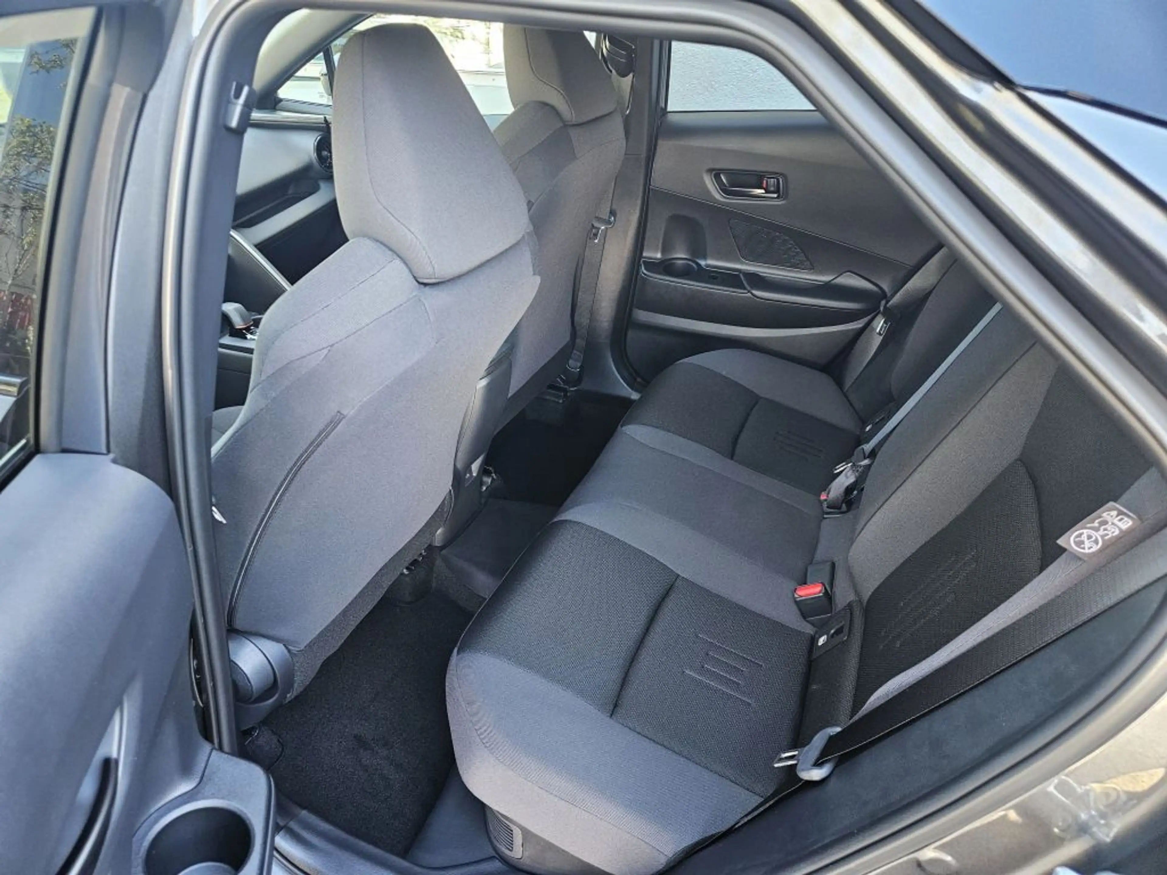 Toyota C-HR 2.0 Plug-in-Hybrid Teamplayer — photo 5