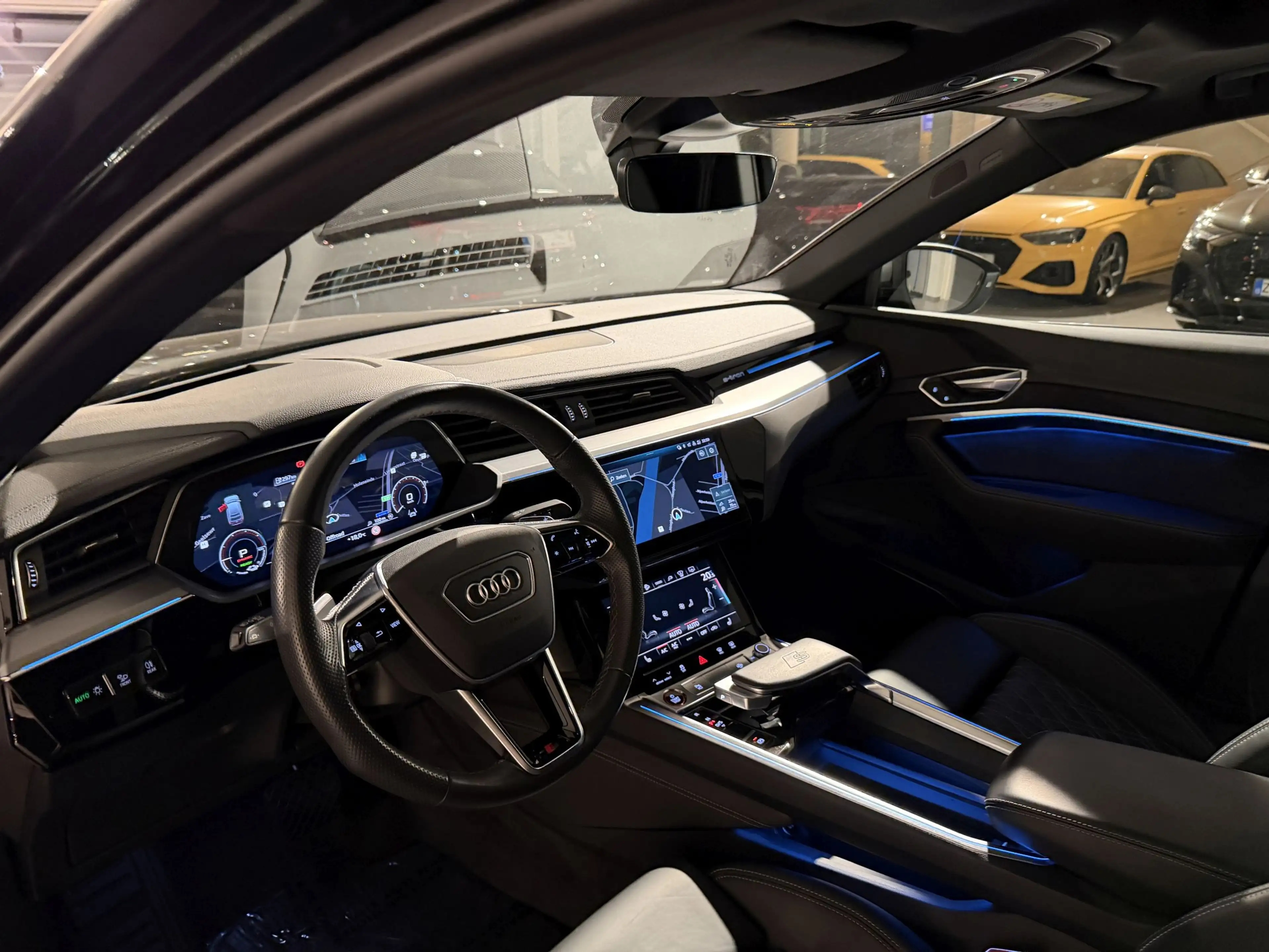 Audi SQ8 e-tron 503PK QUATTRO  * RS ZETELS * PANO * MATRIX * BLACK — photo 8