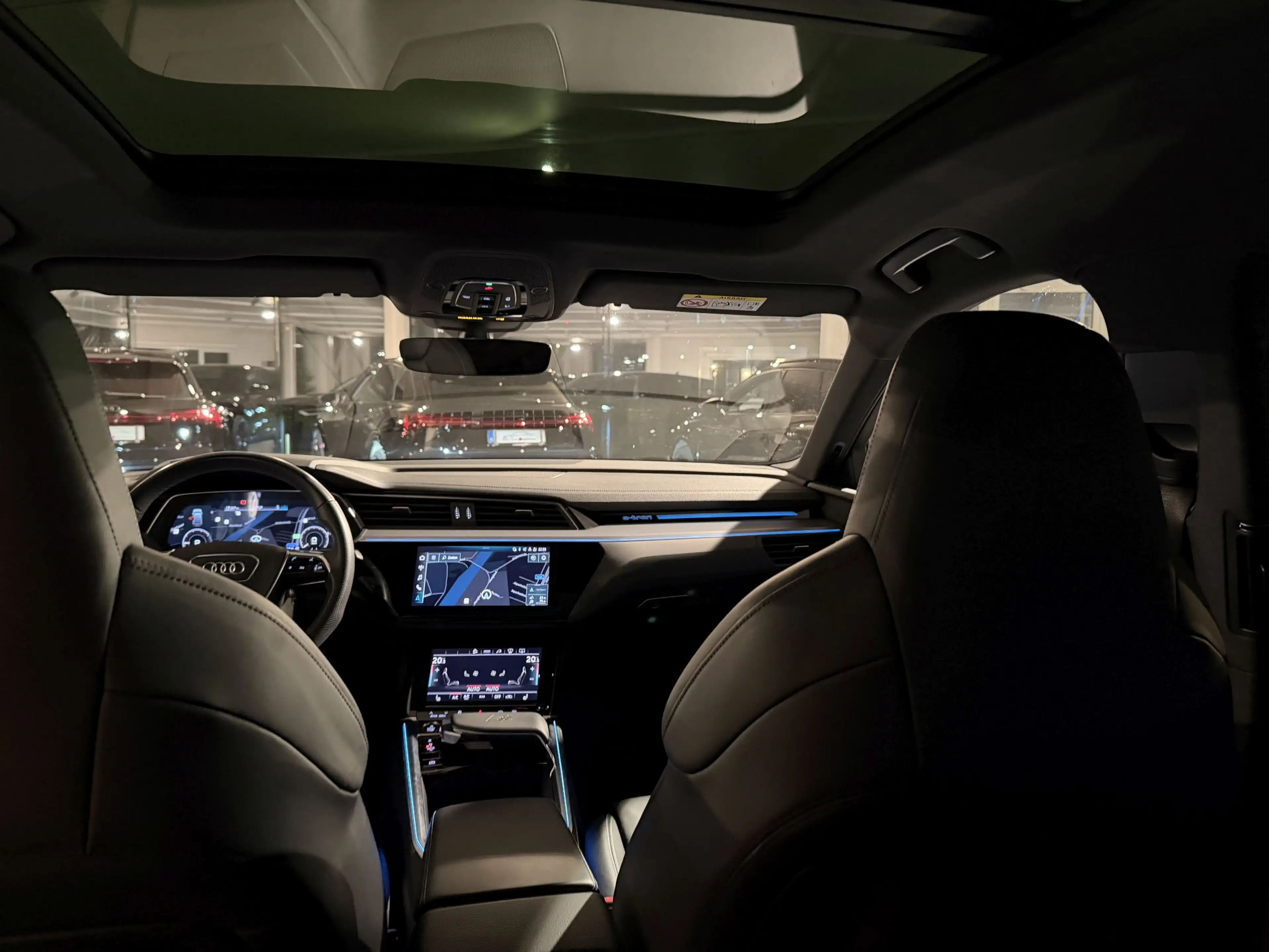 Audi SQ8 e-tron 503PK QUATTRO  * RS ZETELS * PANO * MATRIX * BLACK — photo 9