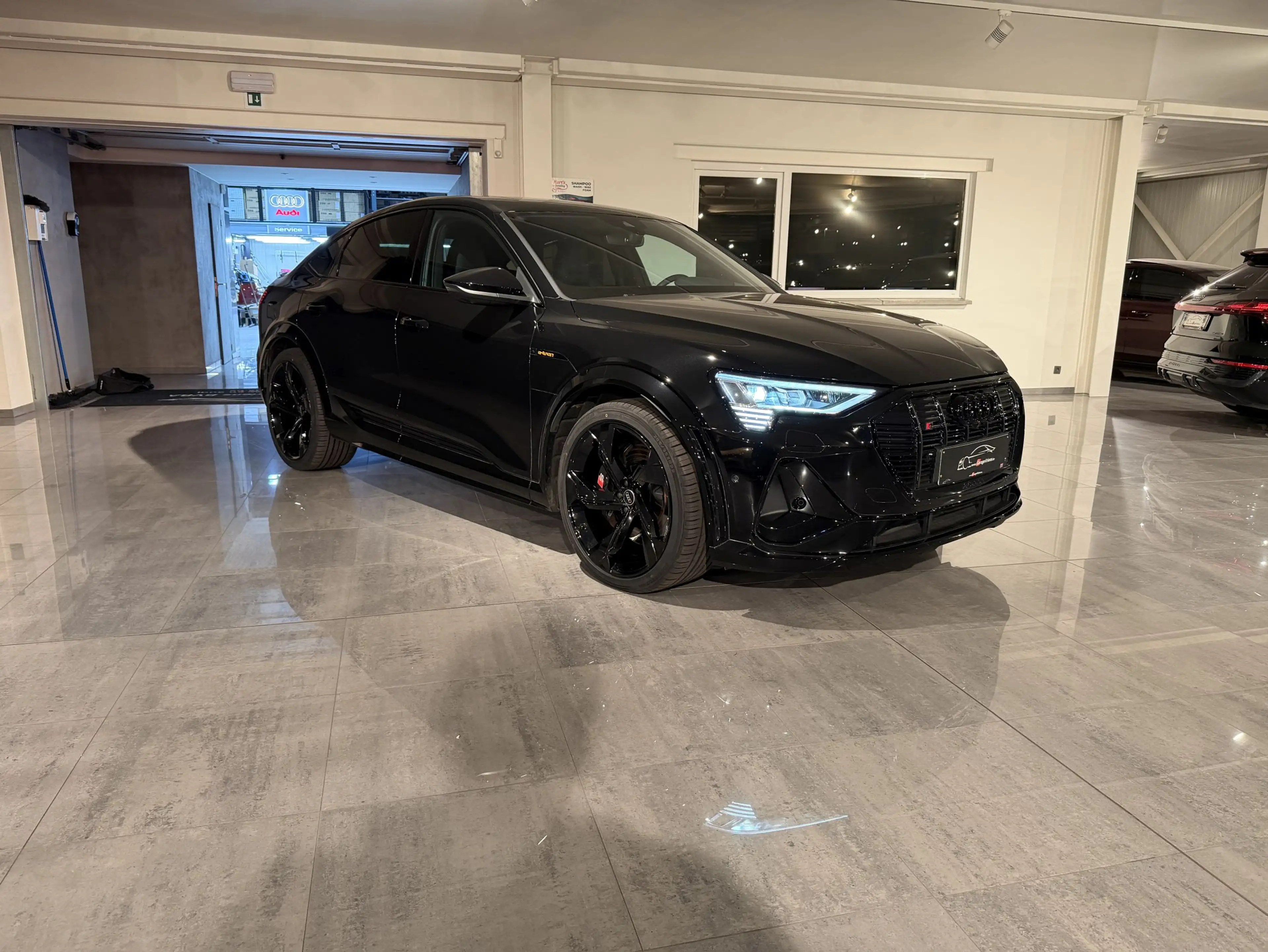 Audi SQ8 e-tron 503PK QUATTRO  * RS ZETELS * PANO * MATRIX * BLACK — photo 2