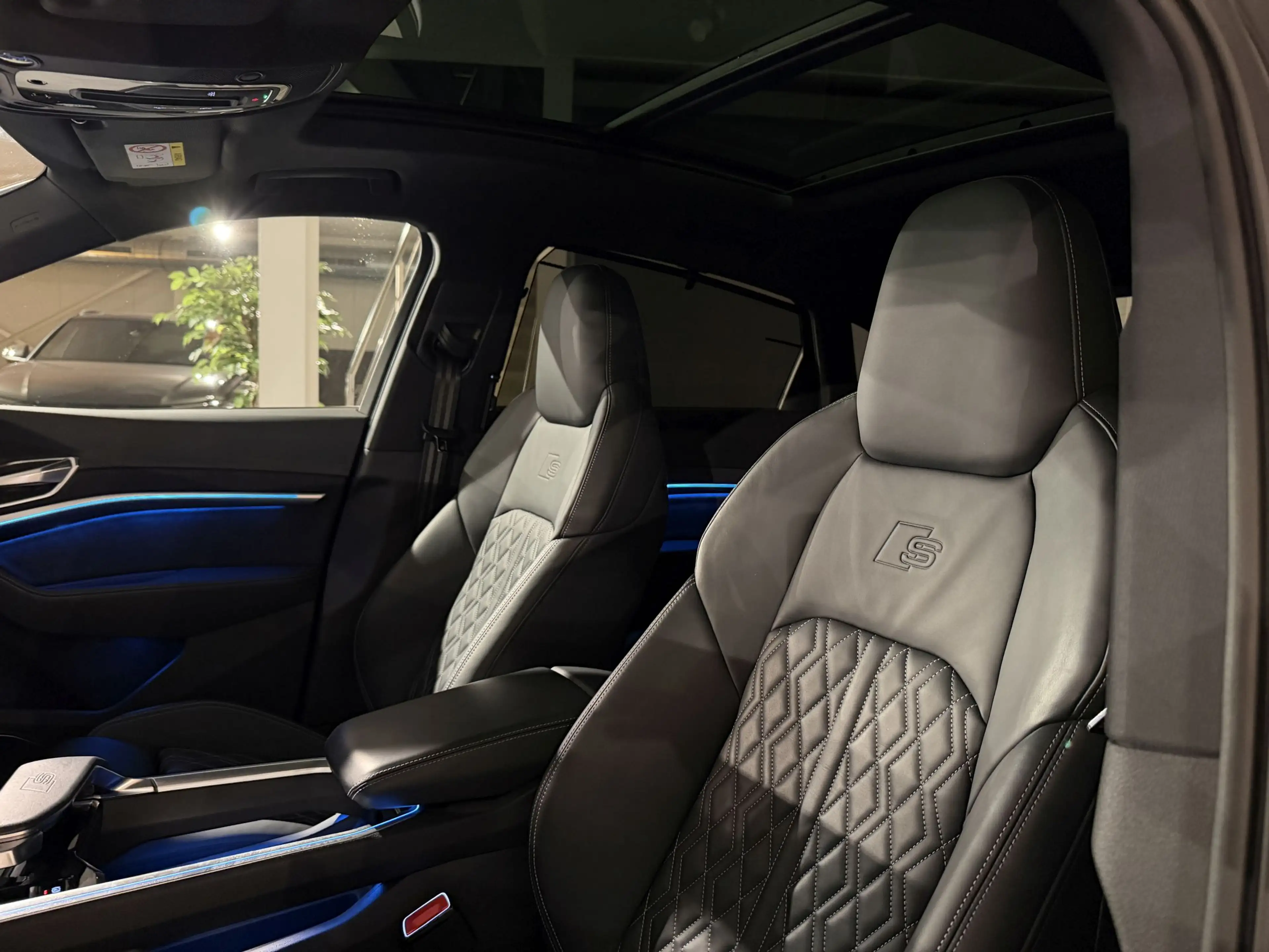 Audi SQ8 e-tron 503PK QUATTRO  * RS ZETELS * PANO * MATRIX * BLACK — photo 7