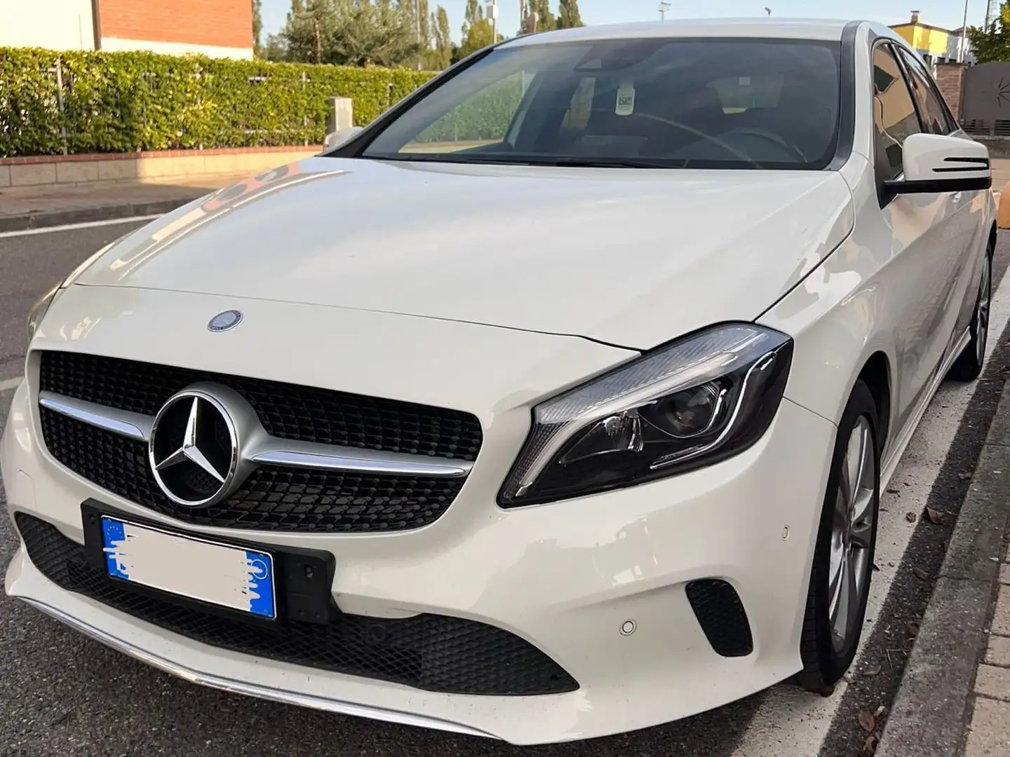 Mercedes-Benz A 180 Classe A - W176d Premium auto my16 Bianco - 2