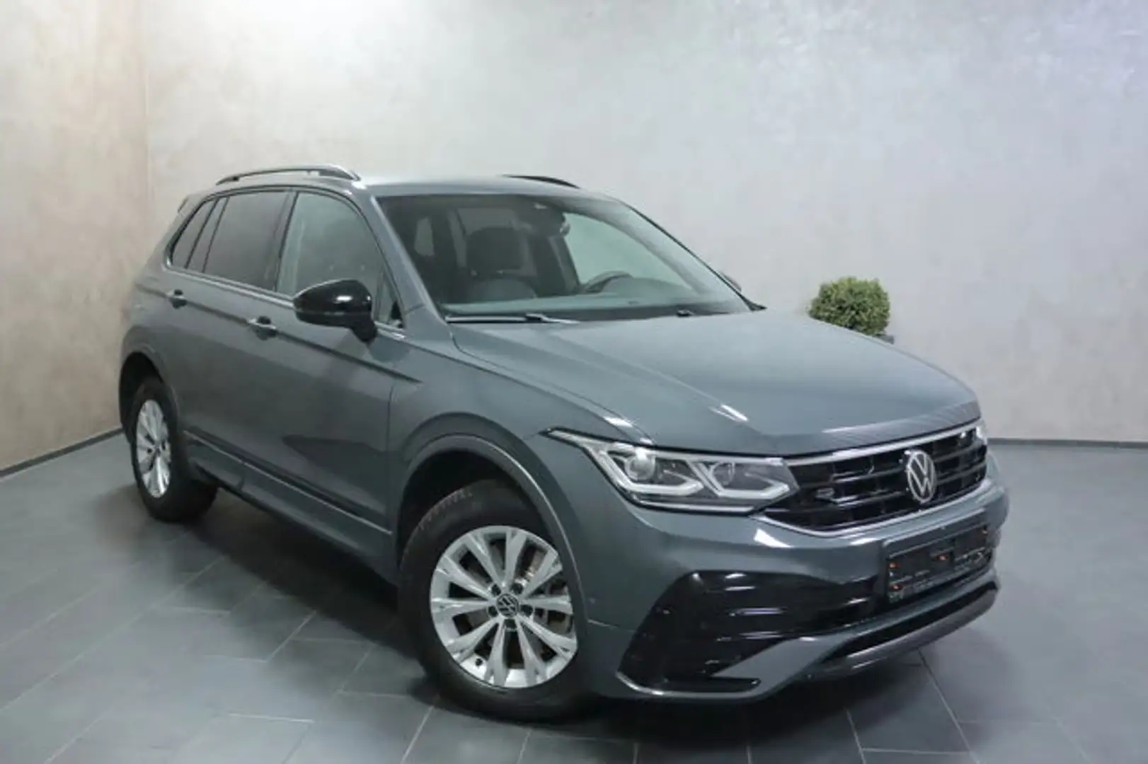 Volkswagen Tiguan eHybrid R-Line 360CAM ACC LED NAVI VIRTUA Grau - 2