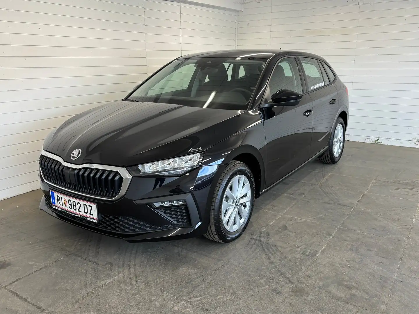 Skoda Scala Essence TSI Schwarz - 1