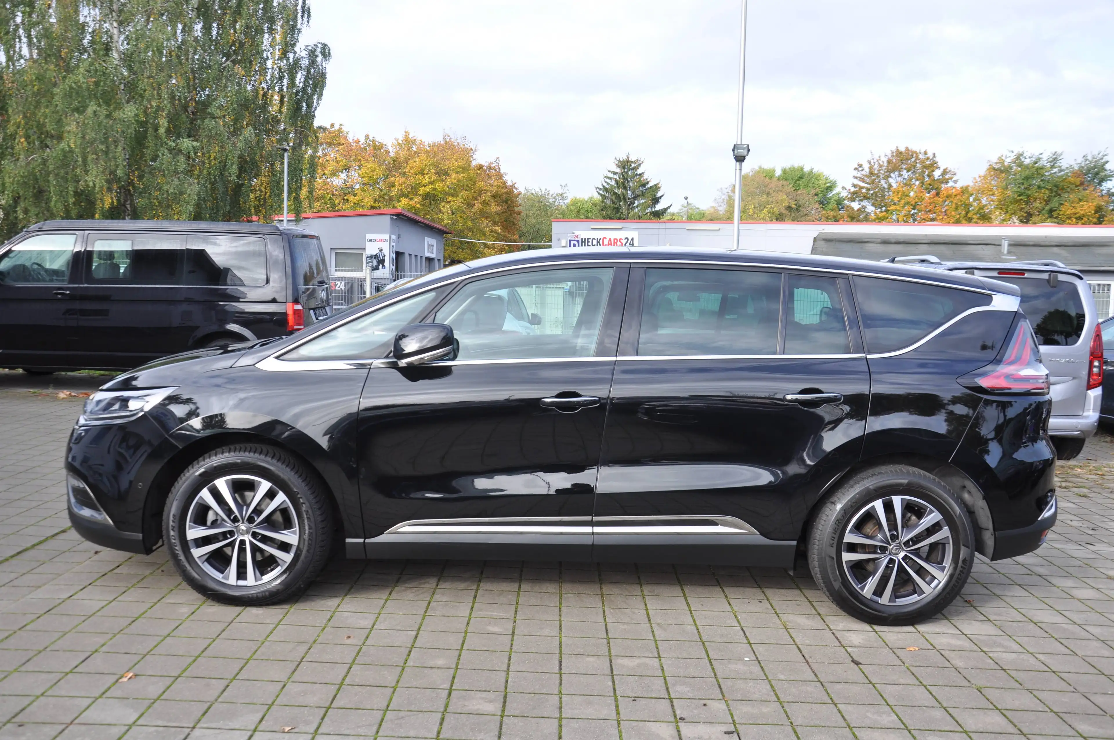 Renault Espace Espace V Limited Aut. 7 SITZER-ACC-HUD-LED-NAVI-SD-KEYLESS-SHZ HINTEN-18"LM ALLWETTER-MASSAGE-TOTWINKEL — photo 5