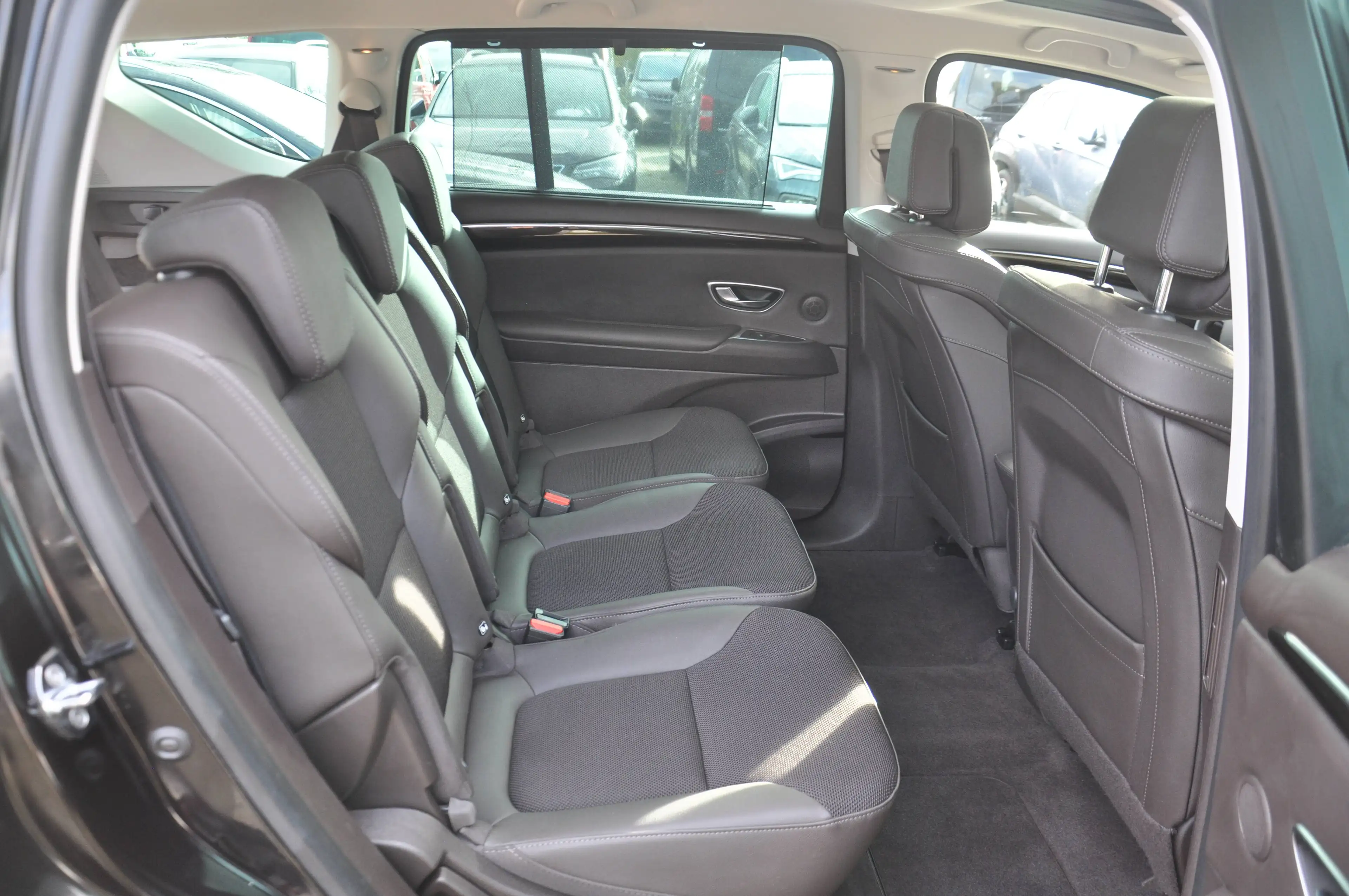 Renault Espace Espace V Limited Aut. 7 SITZER-ACC-HUD-LED-NAVI-SD-KEYLESS-SHZ HINTEN-18"LM ALLWETTER-MASSAGE-TOTWINKEL — photo 14