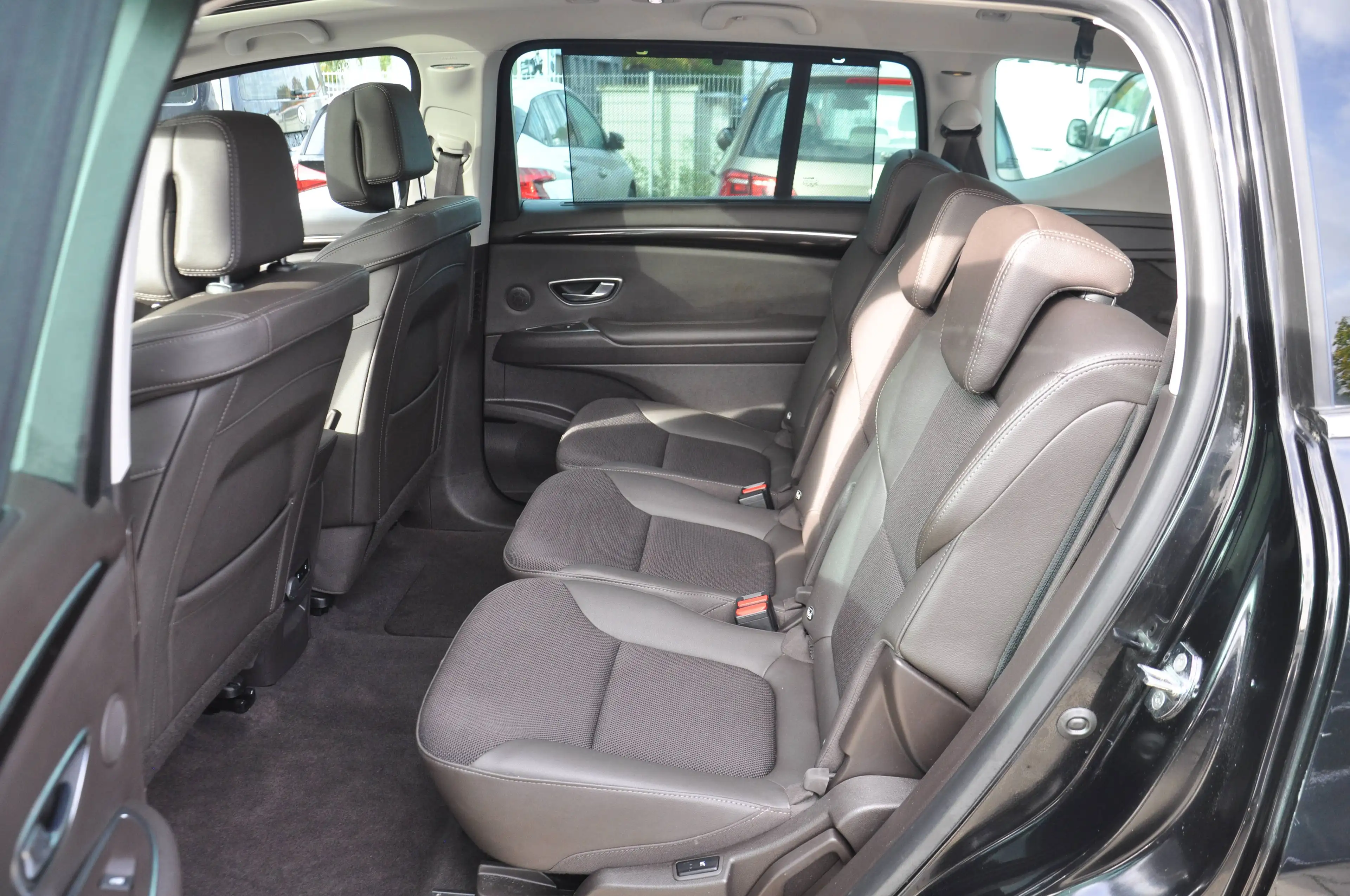 Renault Espace Espace V Limited Aut. 7 SITZER-ACC-HUD-LED-NAVI-SD-KEYLESS-SHZ HINTEN-18"LM ALLWETTER-MASSAGE-TOTWINKEL — photo 15
