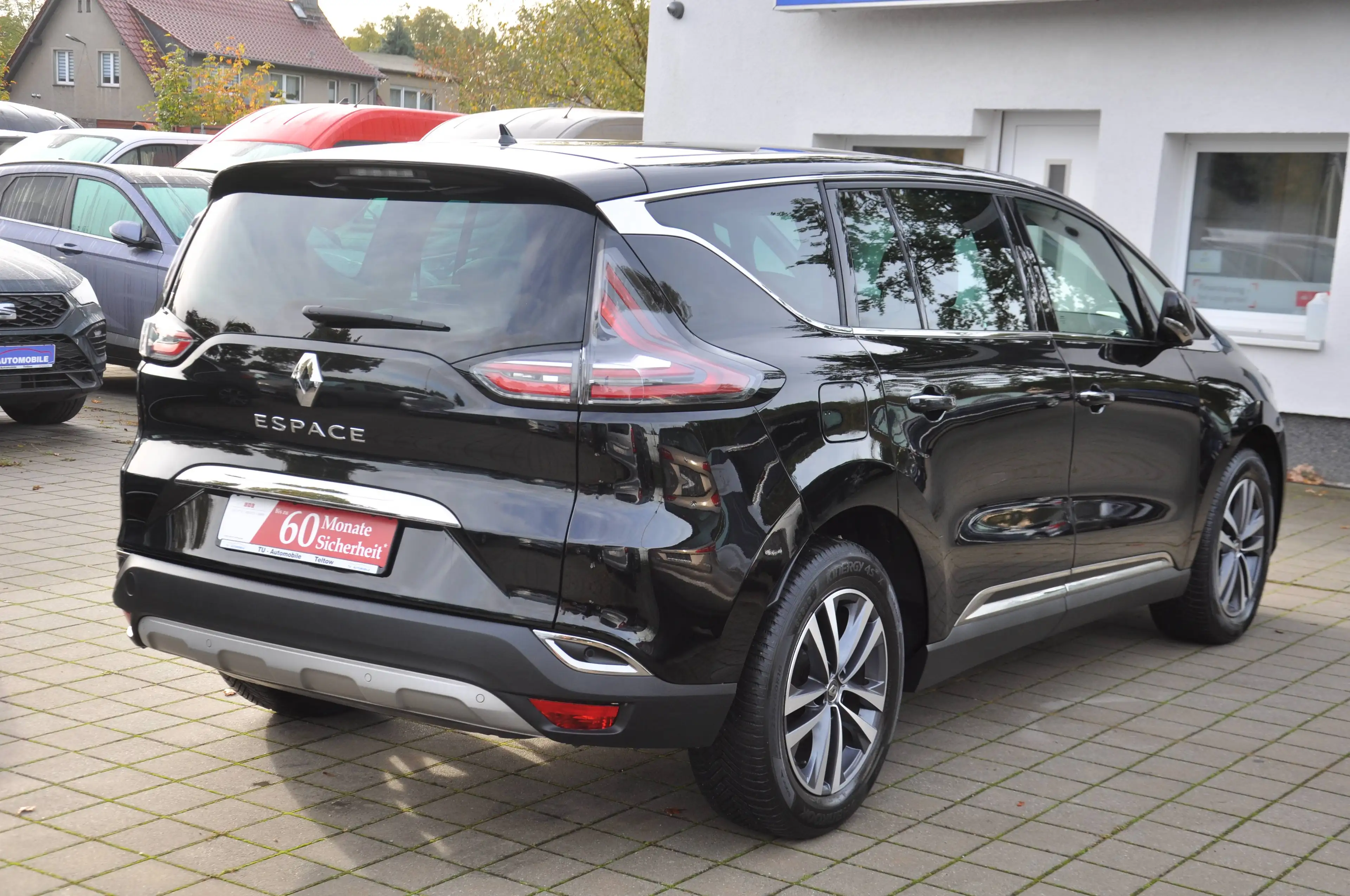 Renault Espace Espace V Limited Aut. 7 SITZER-ACC-HUD-LED-NAVI-SD-KEYLESS-SHZ HINTEN-18"LM ALLWETTER-MASSAGE-TOTWINKEL — photo 8