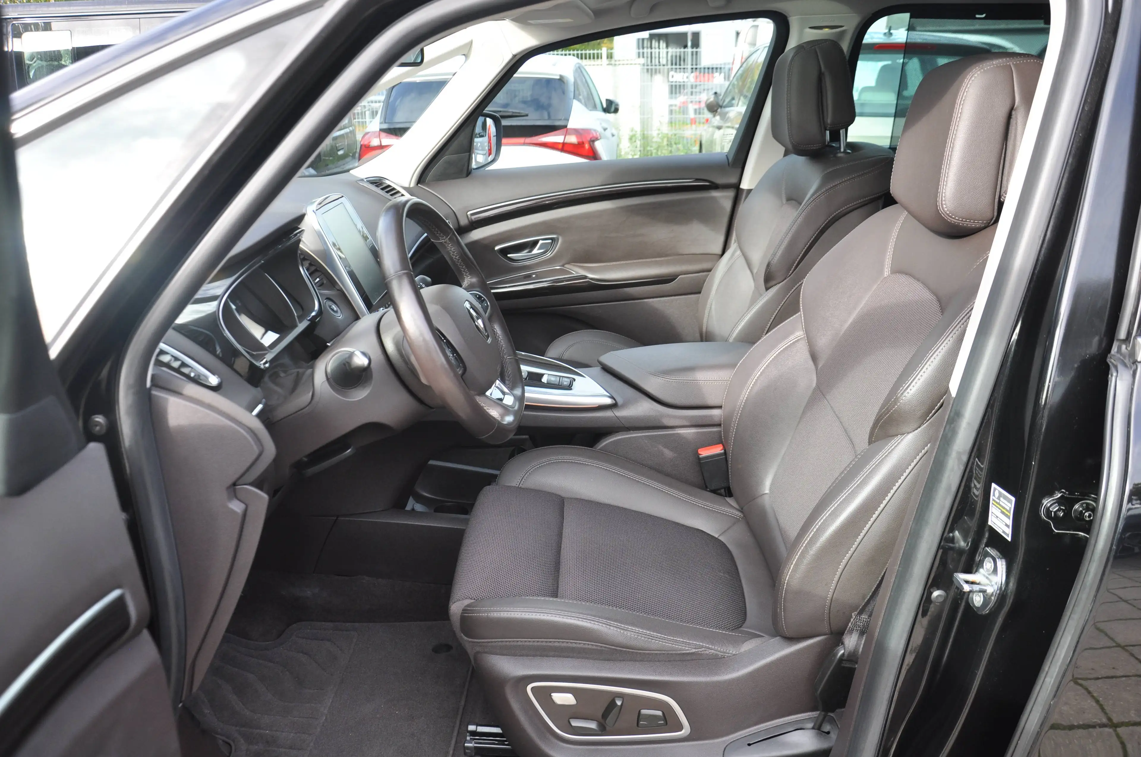 Renault Espace Espace V Limited Aut. 7 SITZER-ACC-HUD-LED-NAVI-SD-KEYLESS-SHZ HINTEN-18"LM ALLWETTER-MASSAGE-TOTWINKEL — photo 11