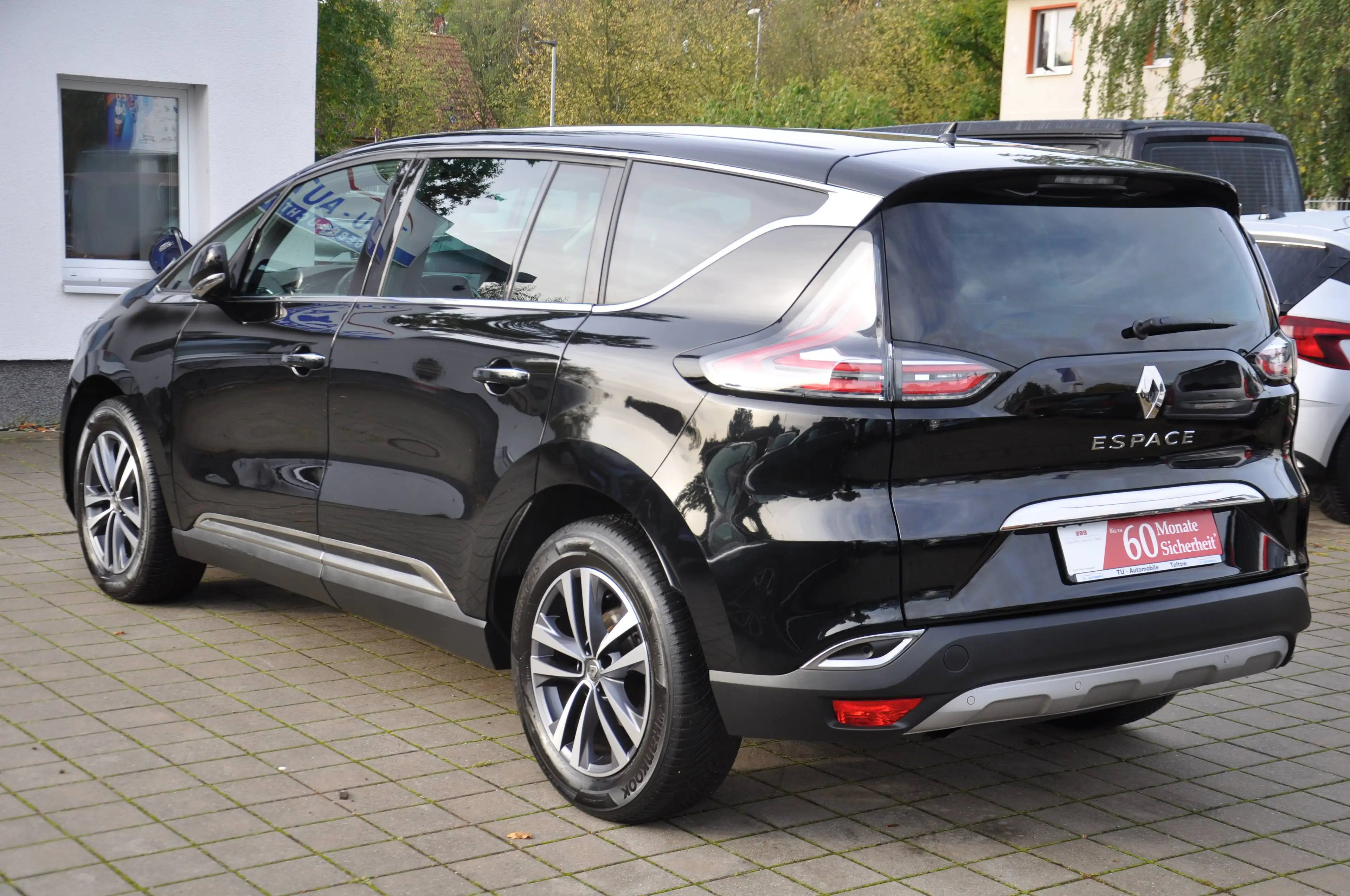 Renault Espace Espace V Limited Aut. 7 SITZER-ACC-HUD-LED-NAVI-SD-KEYLESS-SHZ HINTEN-18"LM ALLWETTER-MASSAGE-TOTWINKEL — photo 6