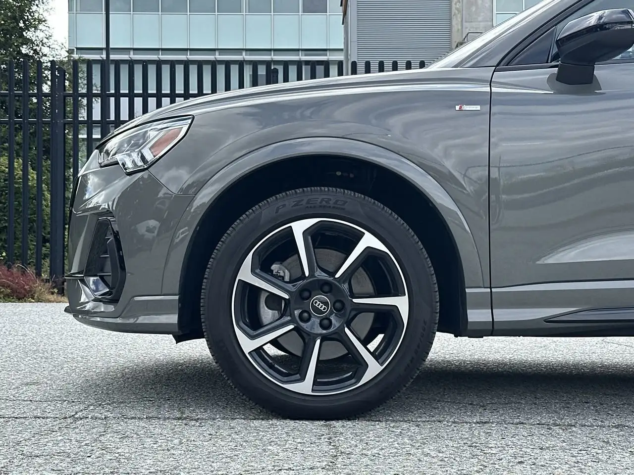 Audi Q3 photo Audi Q3
