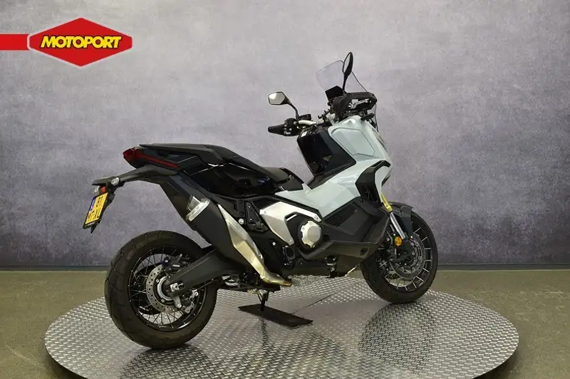 Honda X-ADV 750 - foto 8
